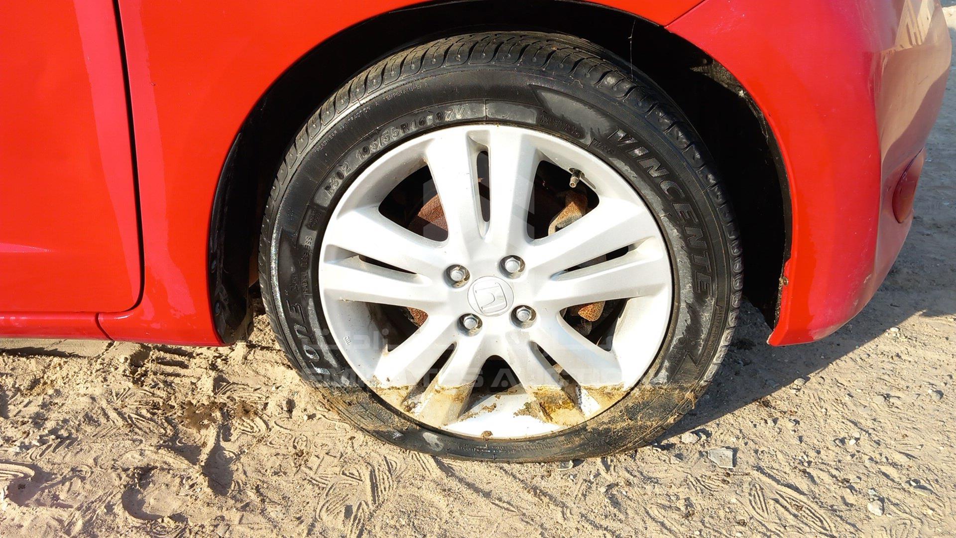 2014 HONDA JAZZ VIN: JHMGE8888ES400035
