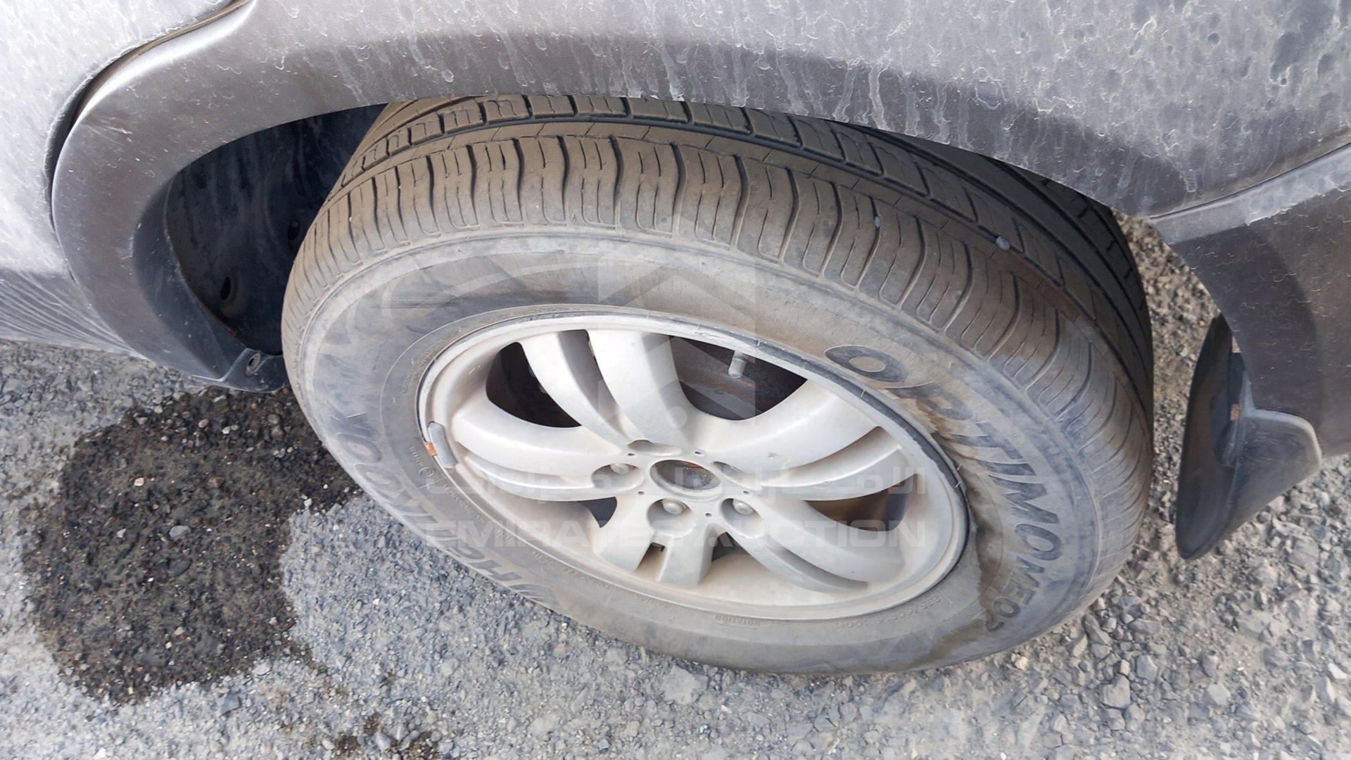 2005 HYUNDAI TUCSON VIN: KMHJM81D85U123274