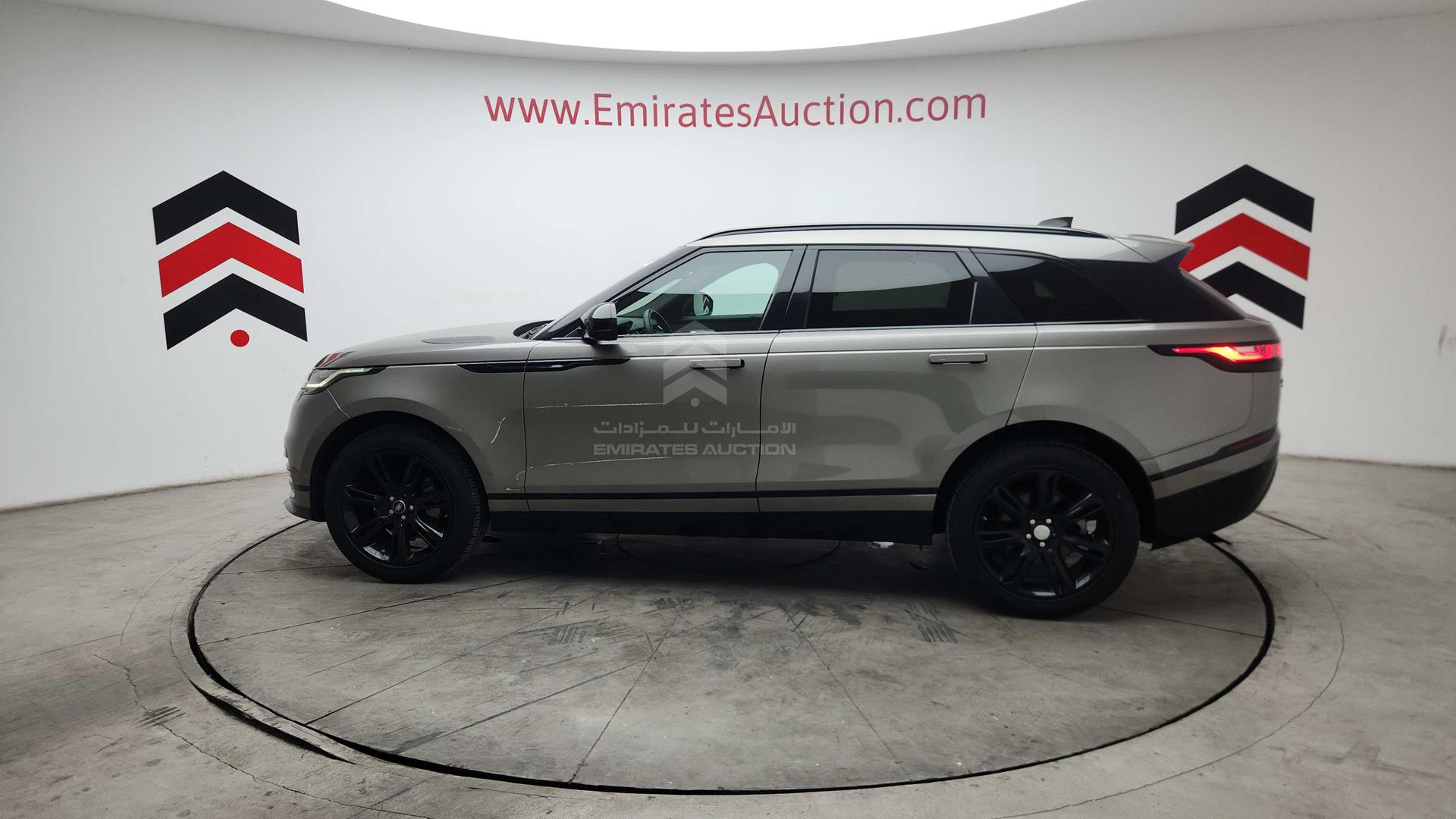 2019 RANGE ROVER VELAR VIN: SALYL2EX8KA234517