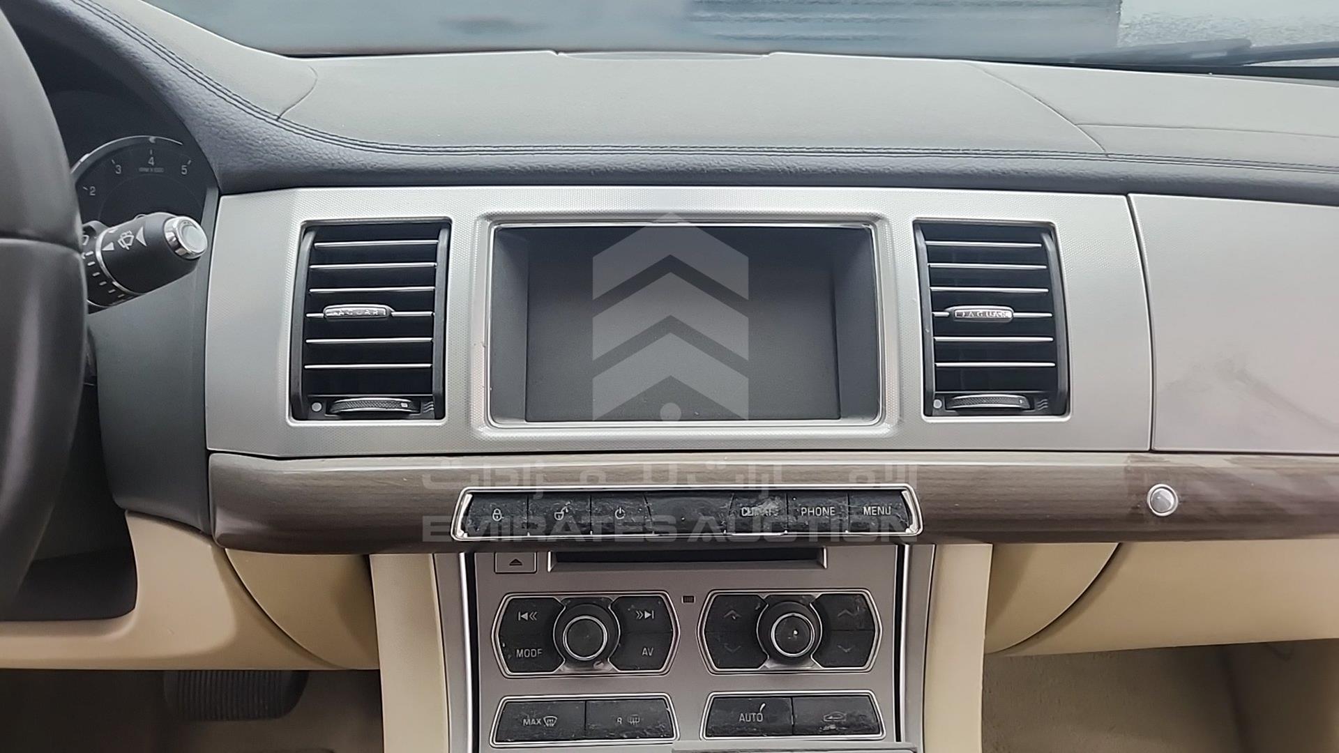 2012 JAGUAR XF VIN: SAJAA05D6CFS51203
