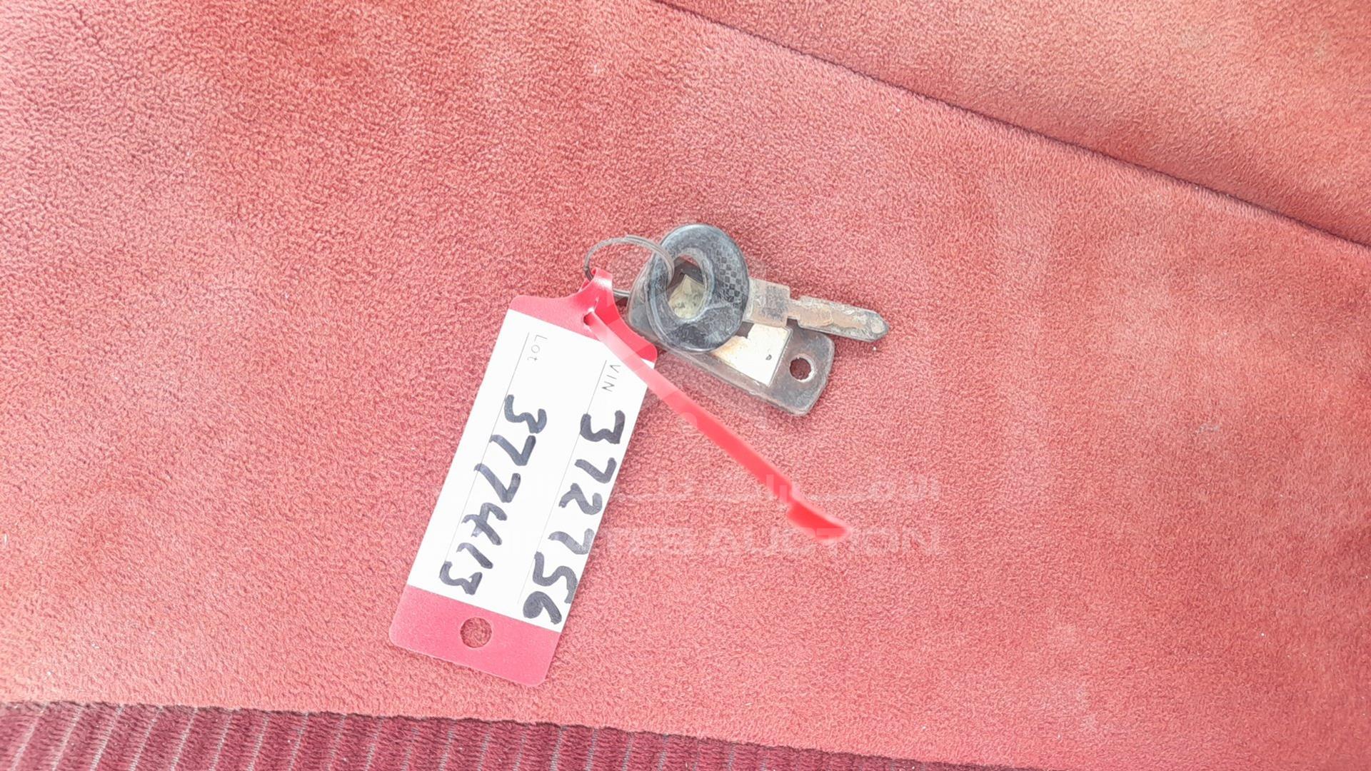 1987 MERCEDES SEL 560 VIN: WDB1260391A372756