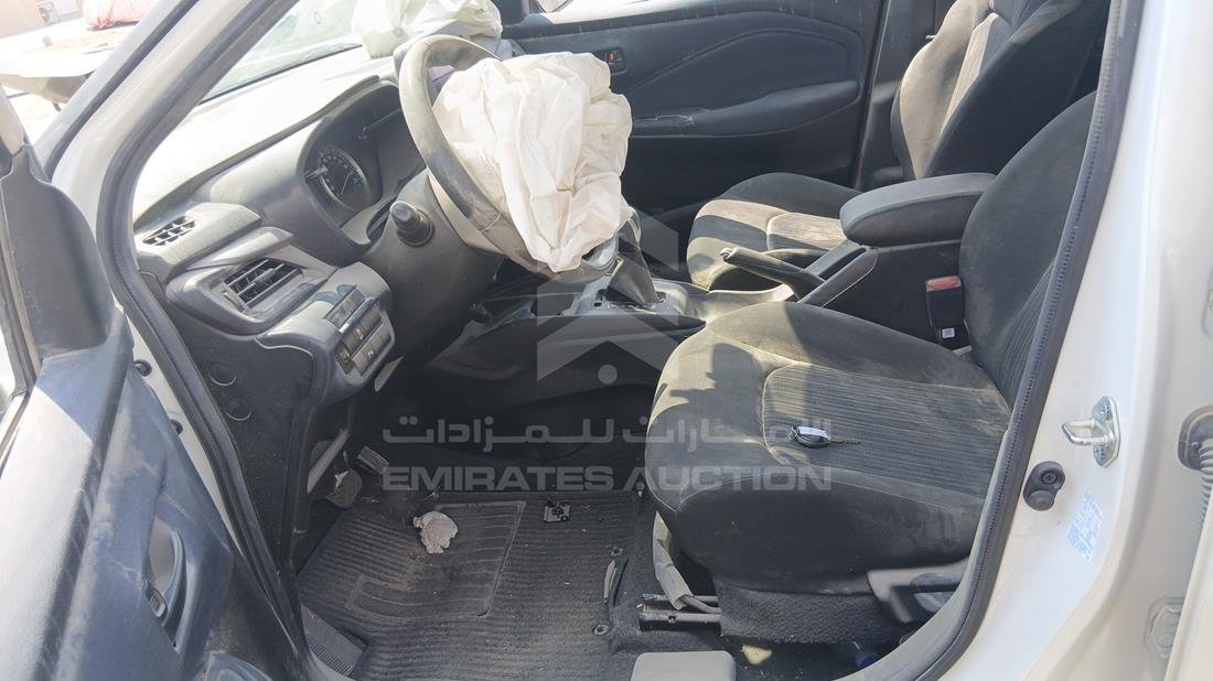 سوزوكي بالينو 2025 — زاوية السائق الأمامية اليسرى — صورة 12