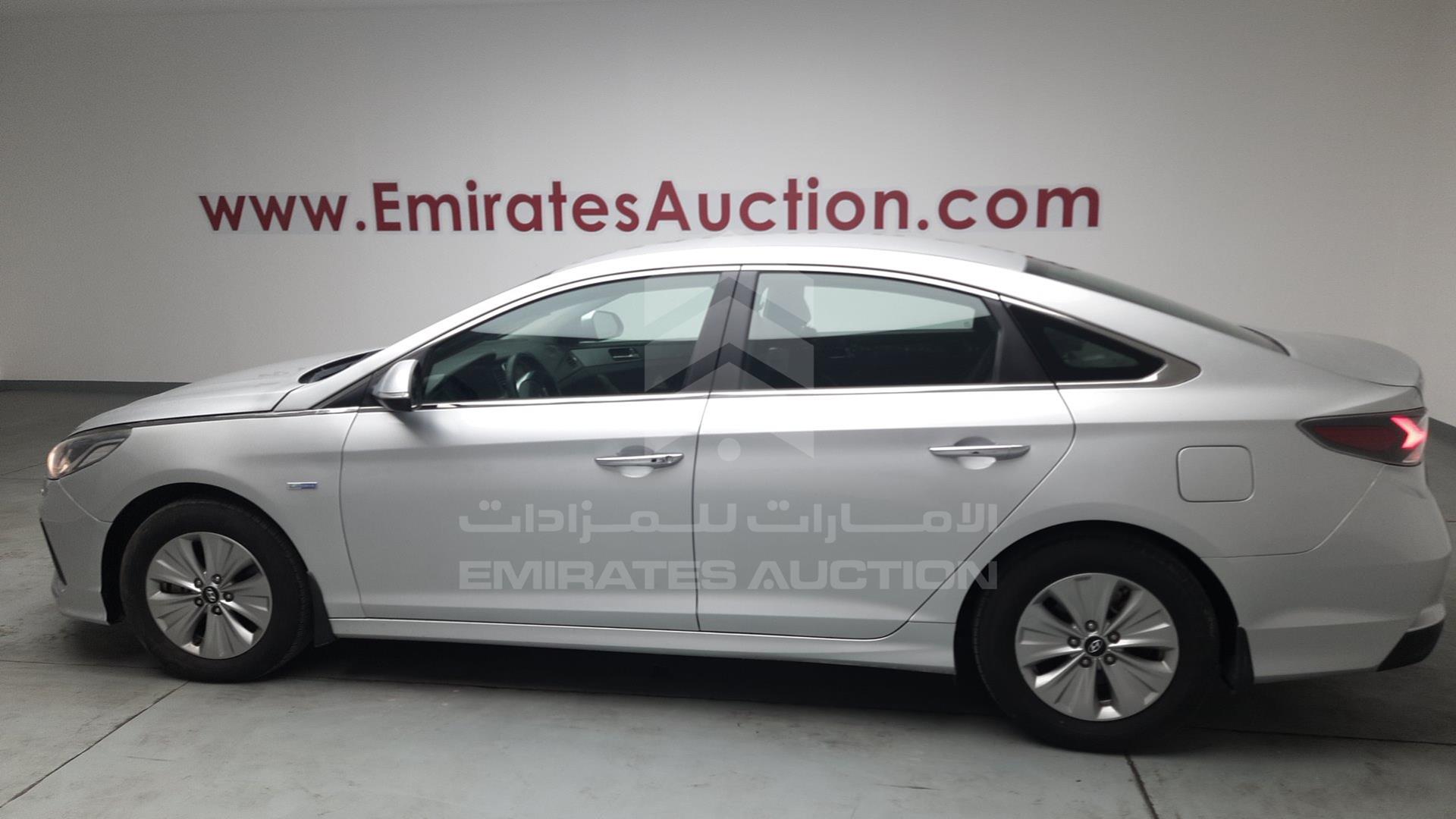 2019 HYUNDAI SONATA VIN: KMHE24130KA093014