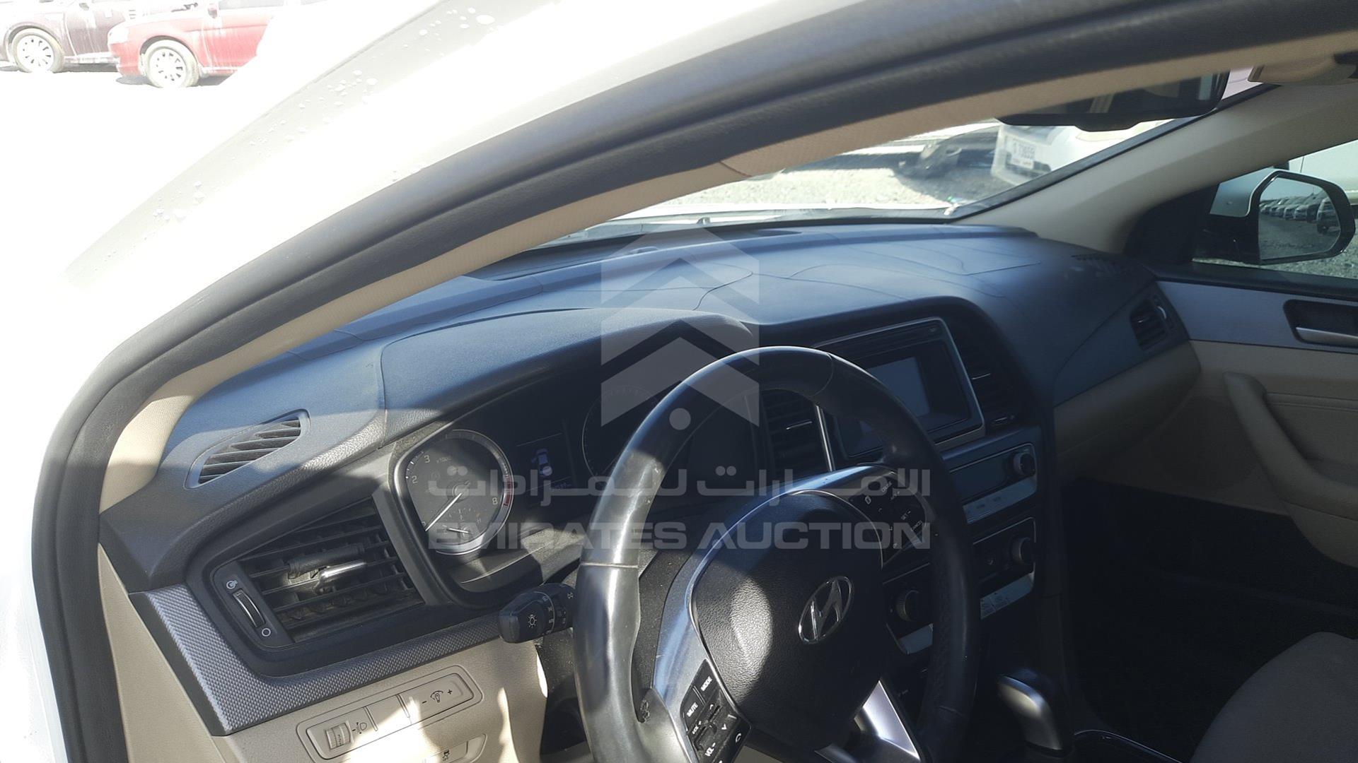 2018 HYUNDAI SONATA VIN: KMHE241G1JA419355