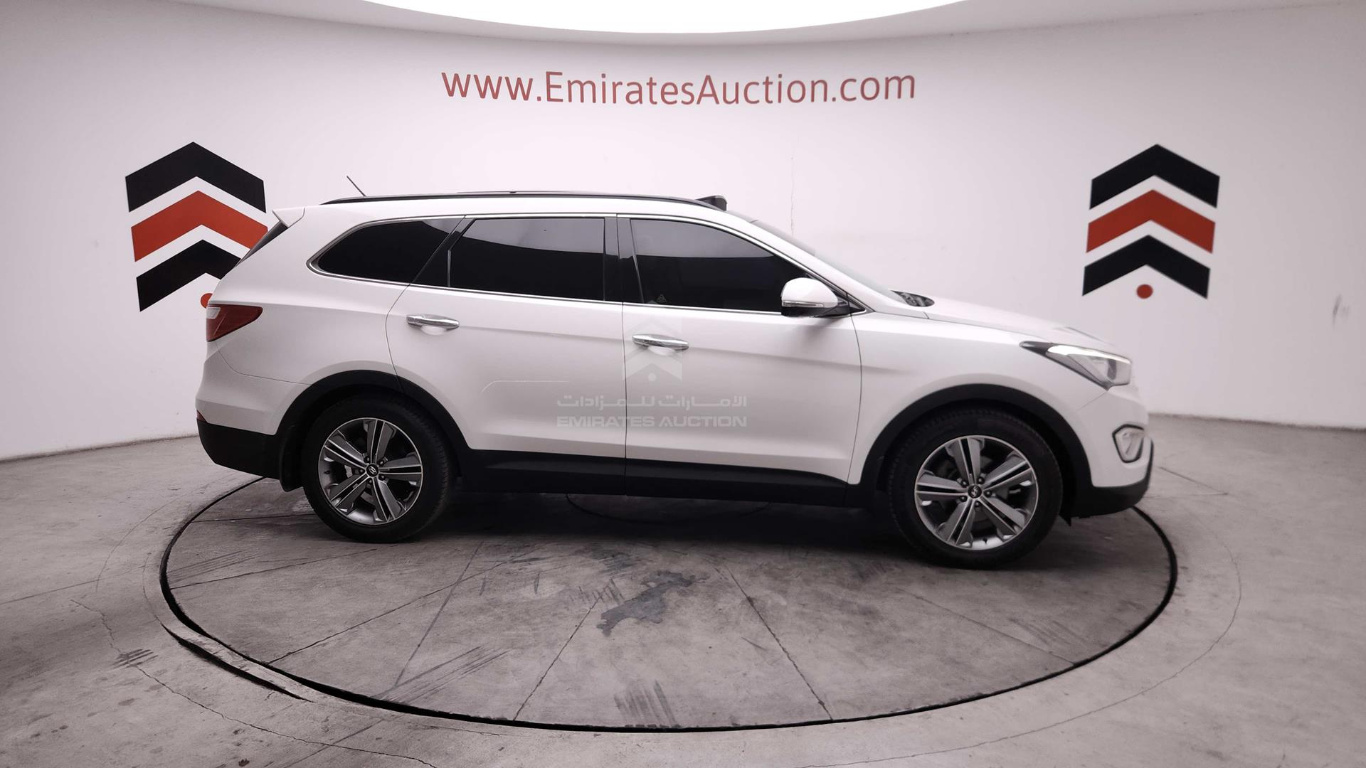 2016 HYUNDAI SANTA FE VIN: KMHSN81EXGU114119