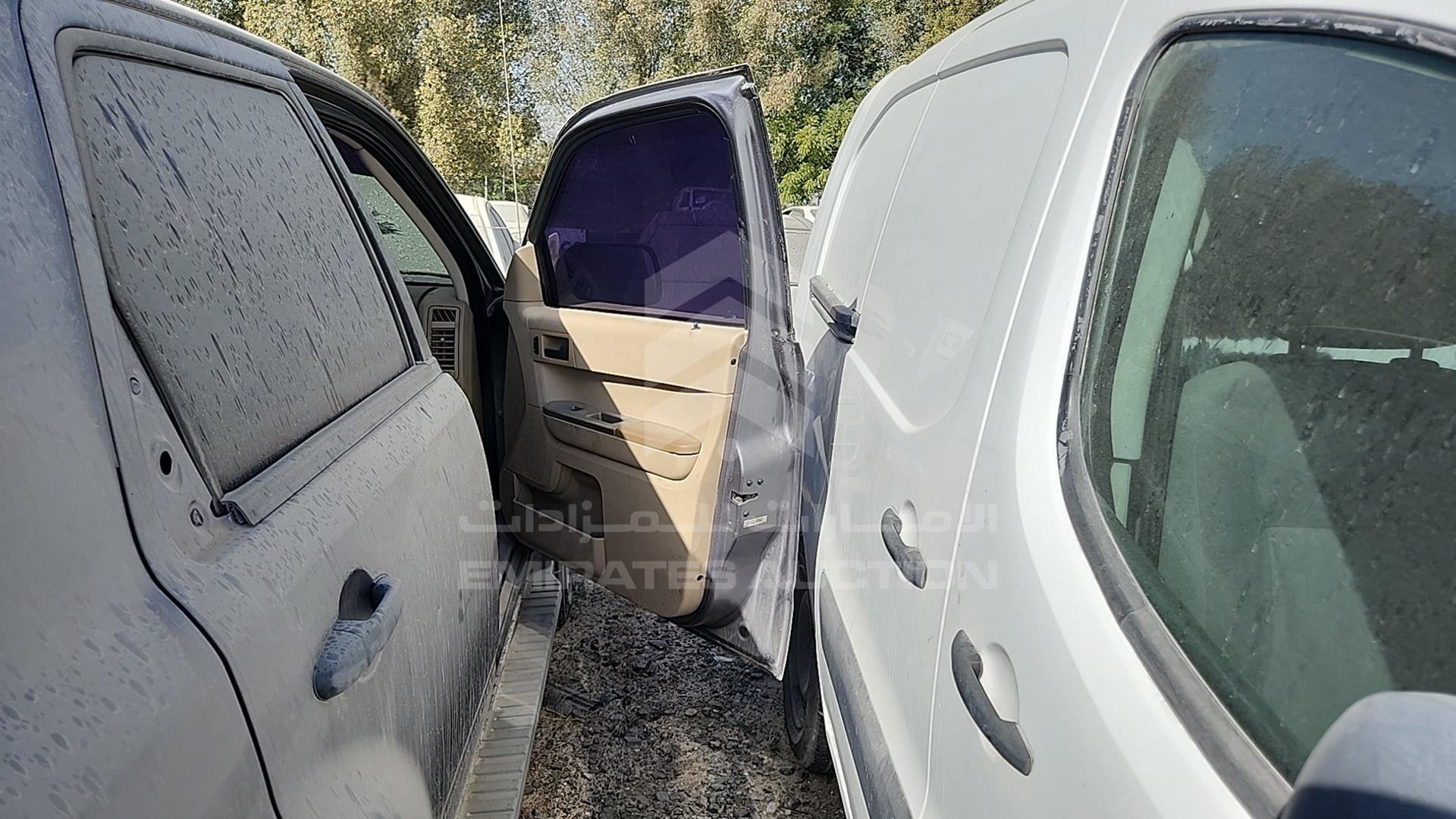 2008 FORD ESCAPE VIN: 1FMCU93118KA54512