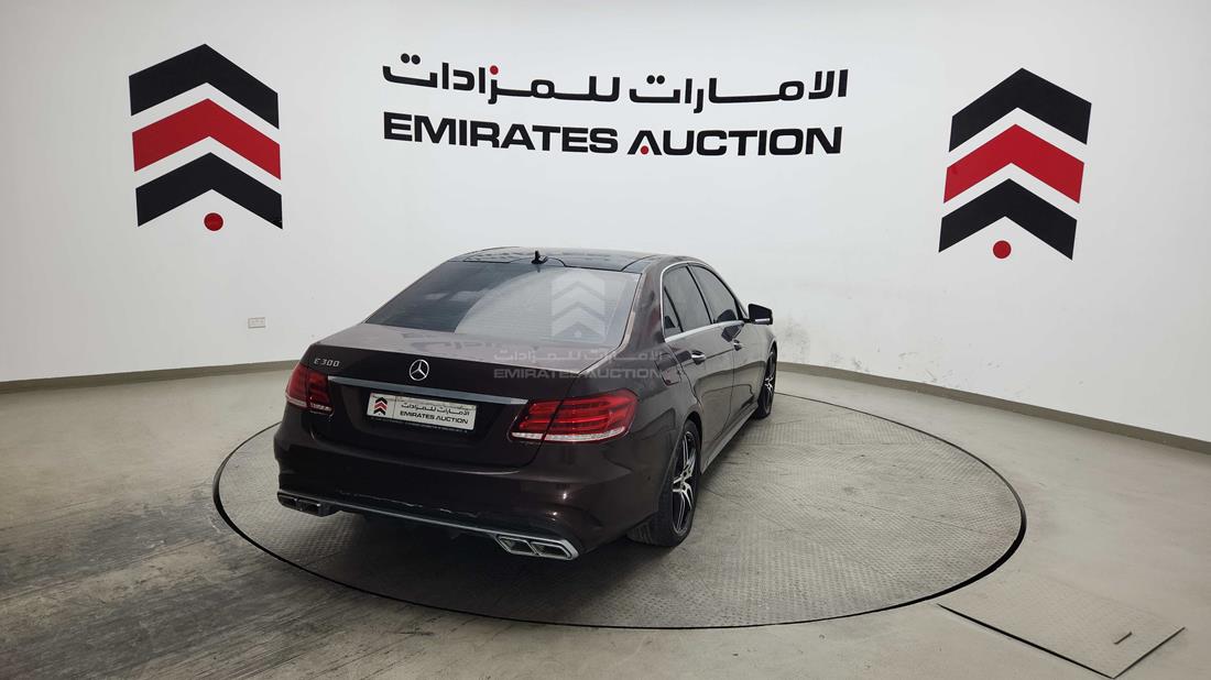 مرسيدس إى 300 2014 — الزاوية الخلفية — صورة 7