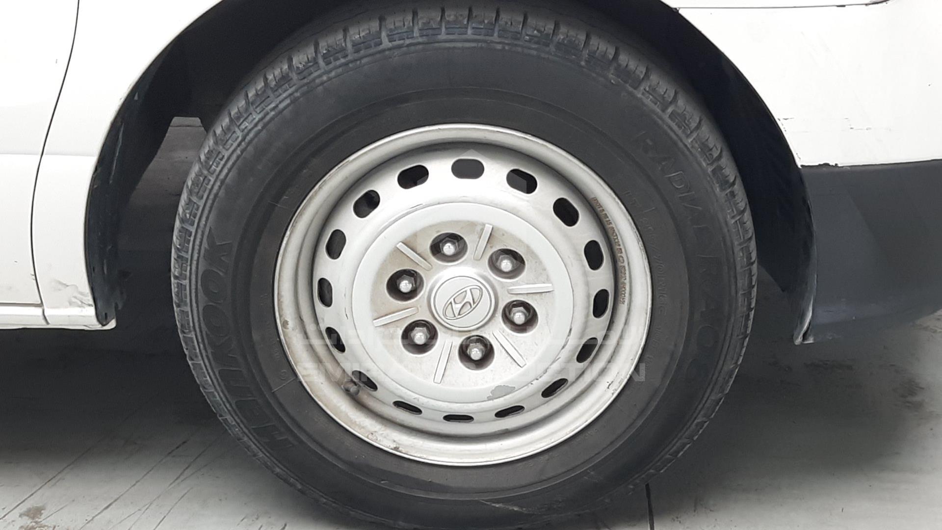 2016 HYUNDAI H1 VIN: KMHWG81R9GU756295