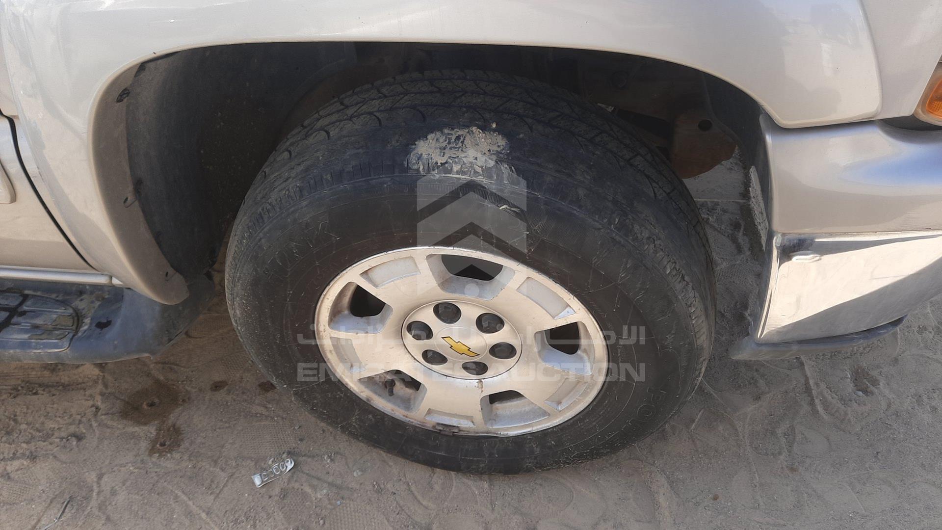 2004 CHEVROLET SUBURBAN VIN: 1GNFK16T44J145013