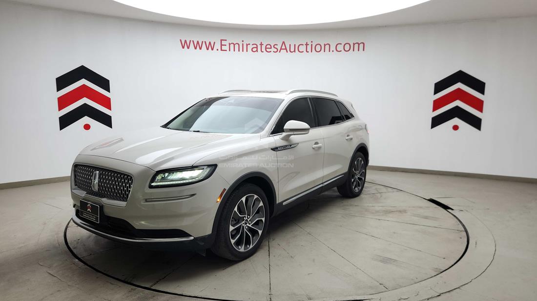 2023 Lincoln Nautilus — Front Left Angle — Photo 7