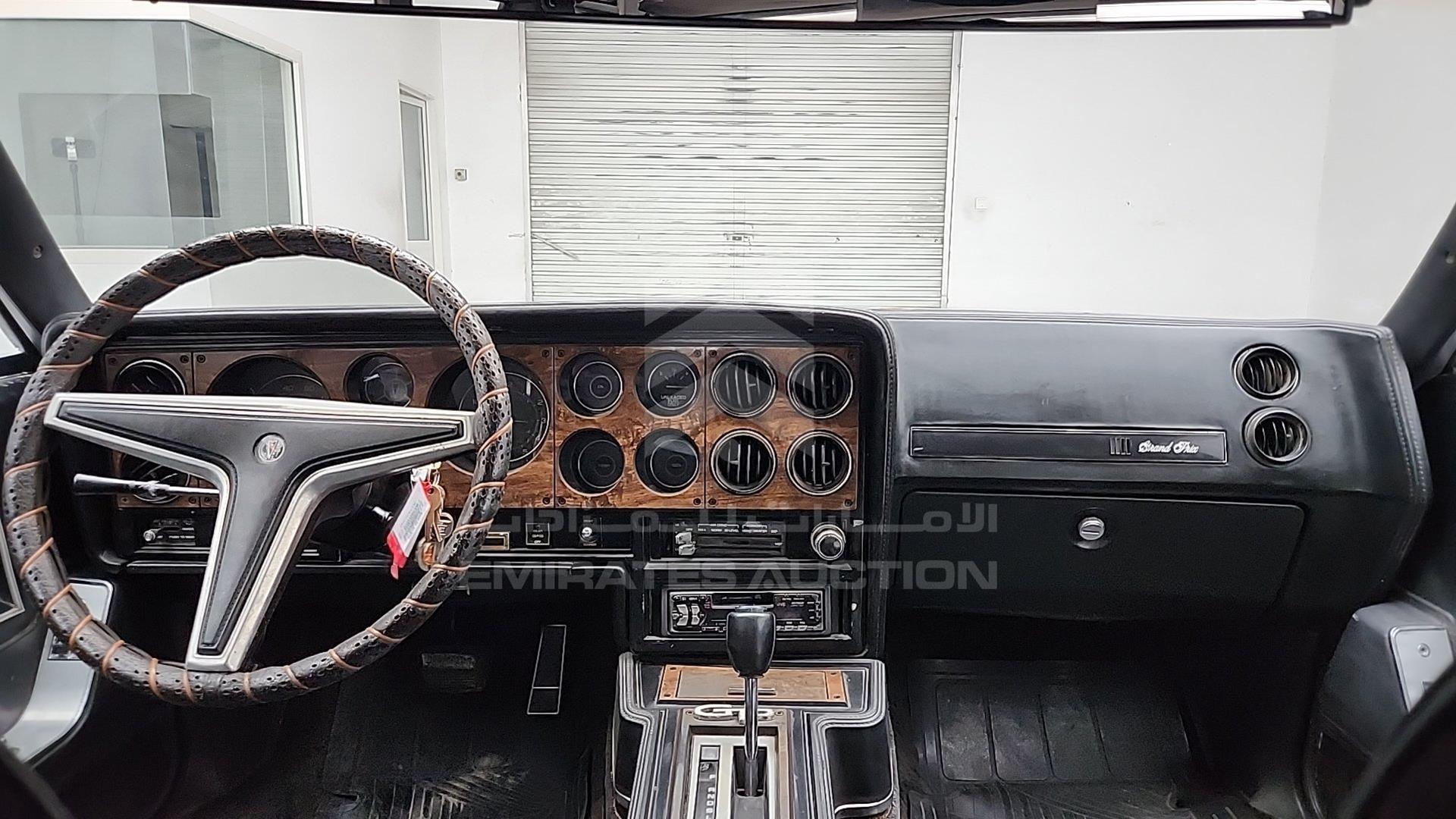 1979 PONTIAC GRAND PRIX VIN: 2K37Y92513443