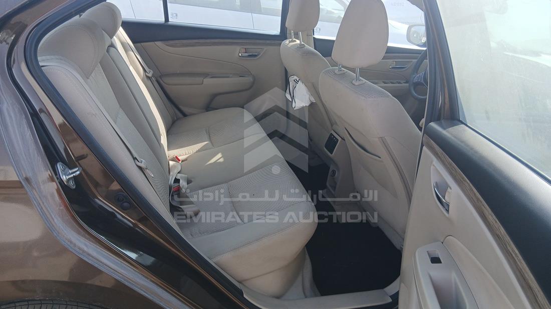 سوزوكي سياز 2023 — زاوية الراكب الخلفي اليمنى — صورة 21