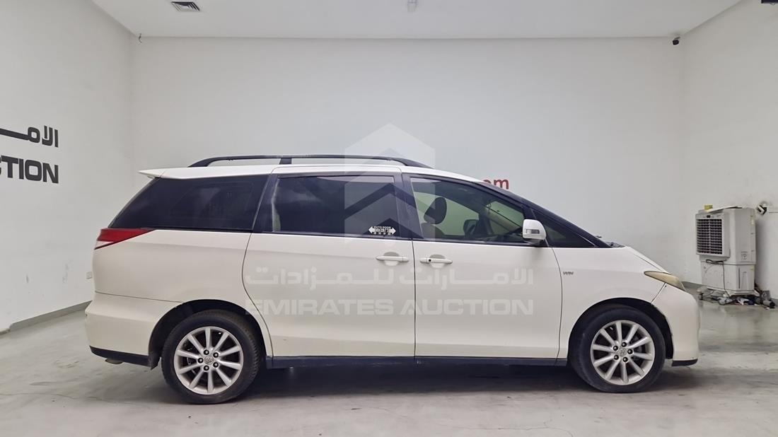 2015 Toyota Previa — Front Right Angle — Photo 13