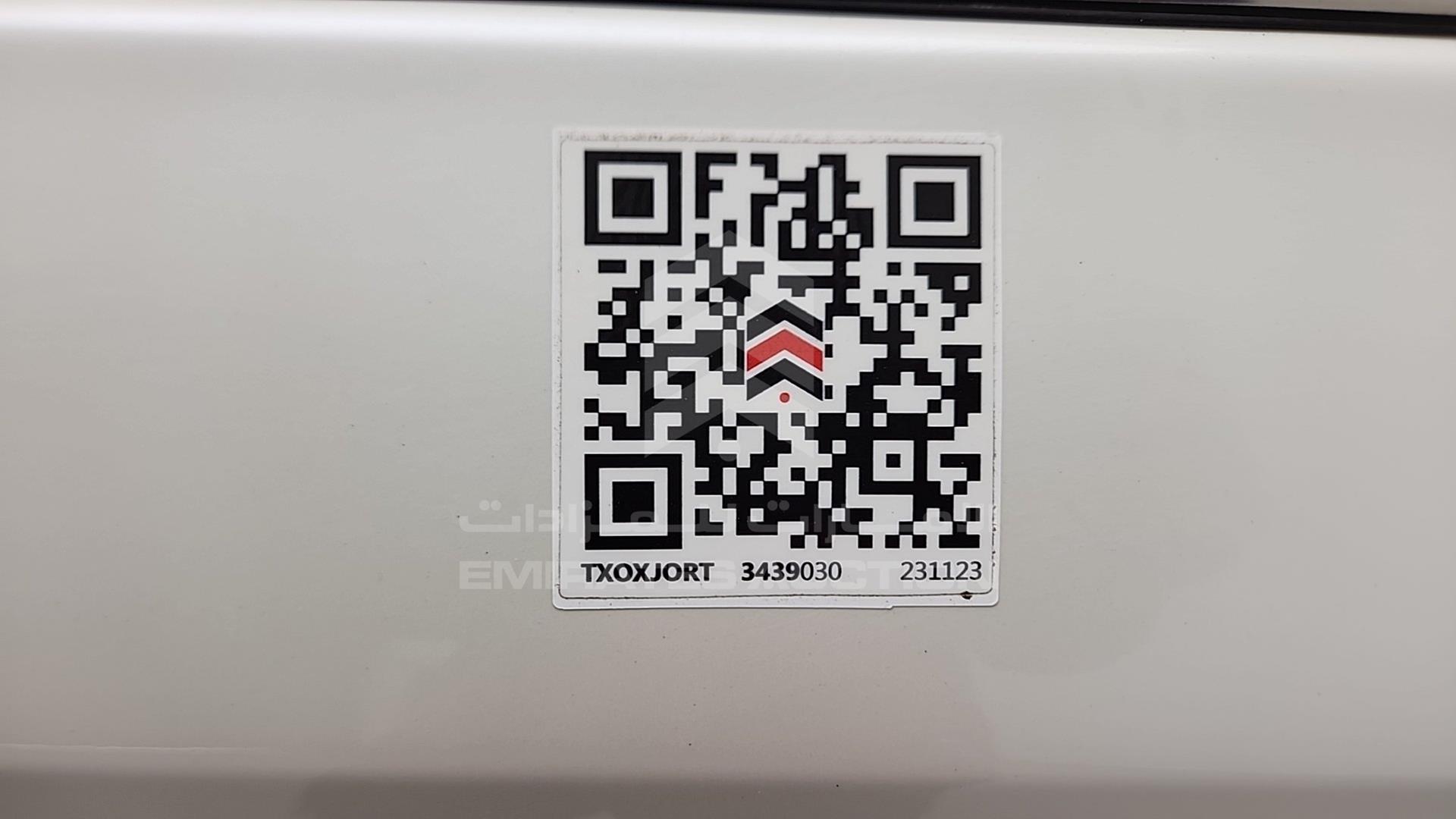 2016 TOYOTA LAND CRUISER VIN: JTMHX05J8G4122074