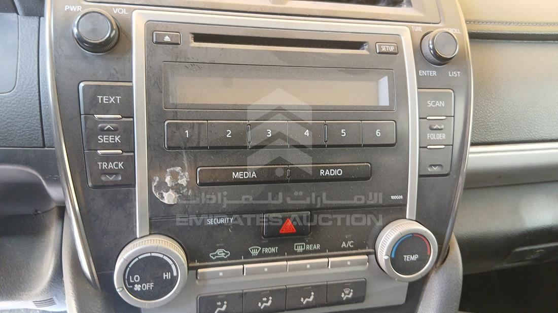 2016 Toyota Camry — Entertainment Systems & Camera Monitor & Navigation — Photo 14