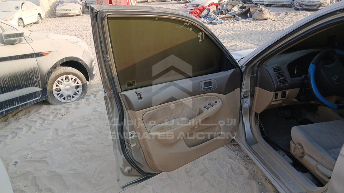 هوندا سيفيك 2005 — الباب الأمامي الأيسر — صورة 10