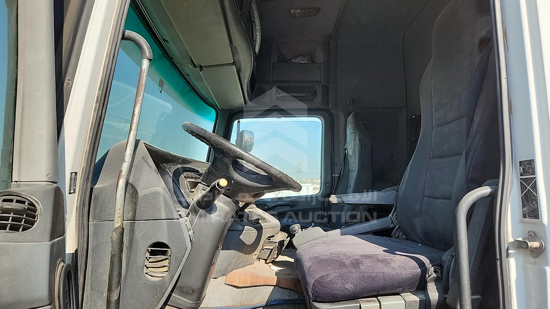 2008 MERCEDES ACTROS VIN: WDAKHCAA58L280327
