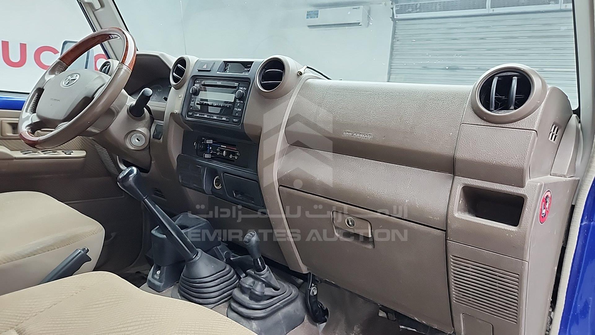 2013 TOYOTA LAND CRUISER VIN: JTFBU71J1D4703089