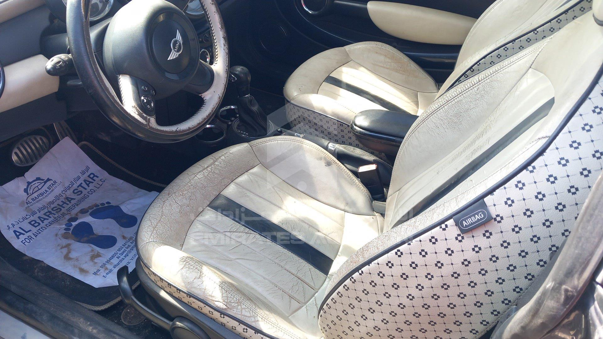 2013 MINI COOPER S VIN: WMWSV310XDT452808