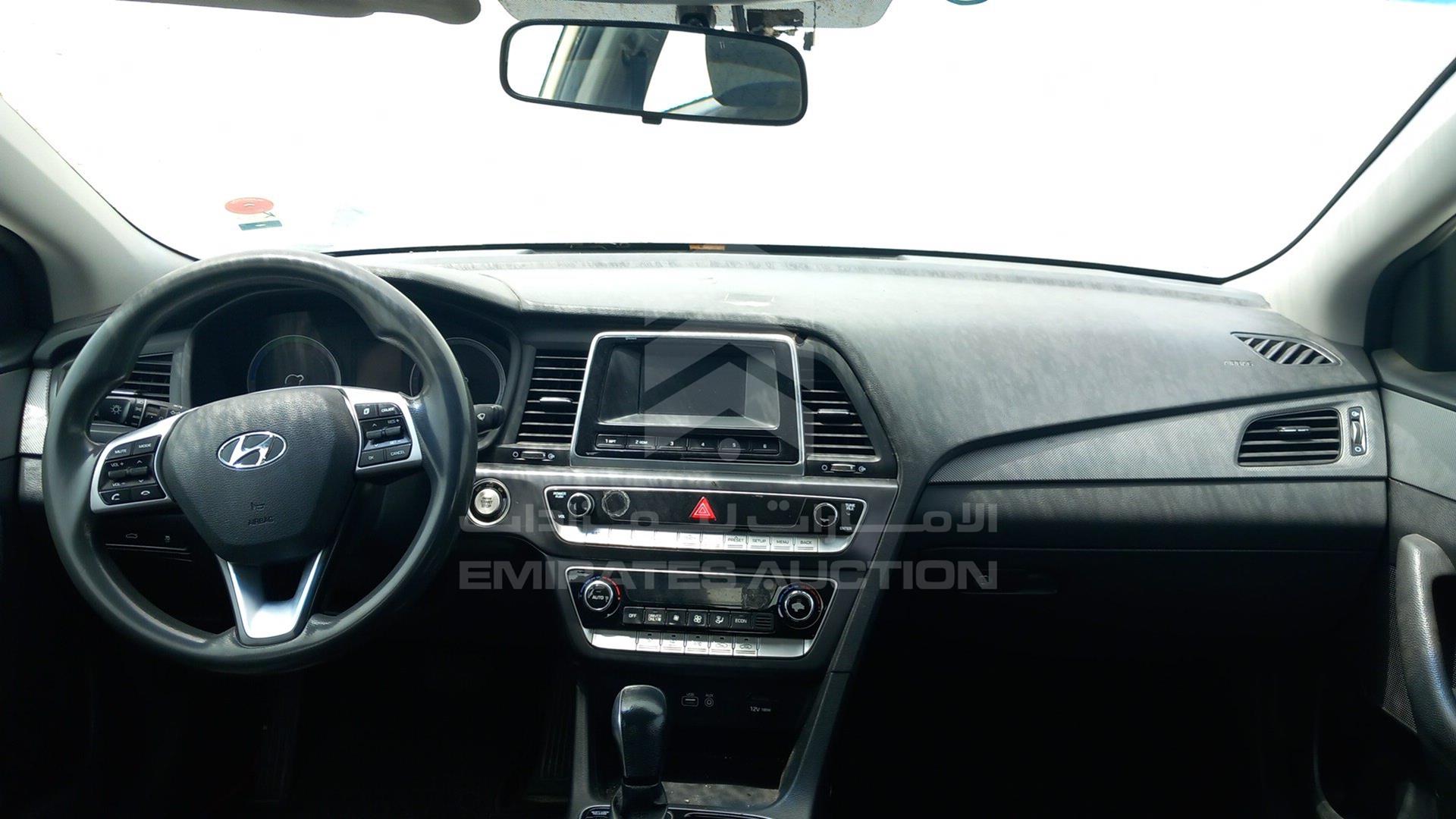 2019 HYUNDAI SONATA VIN: KMHE24137KA093026
