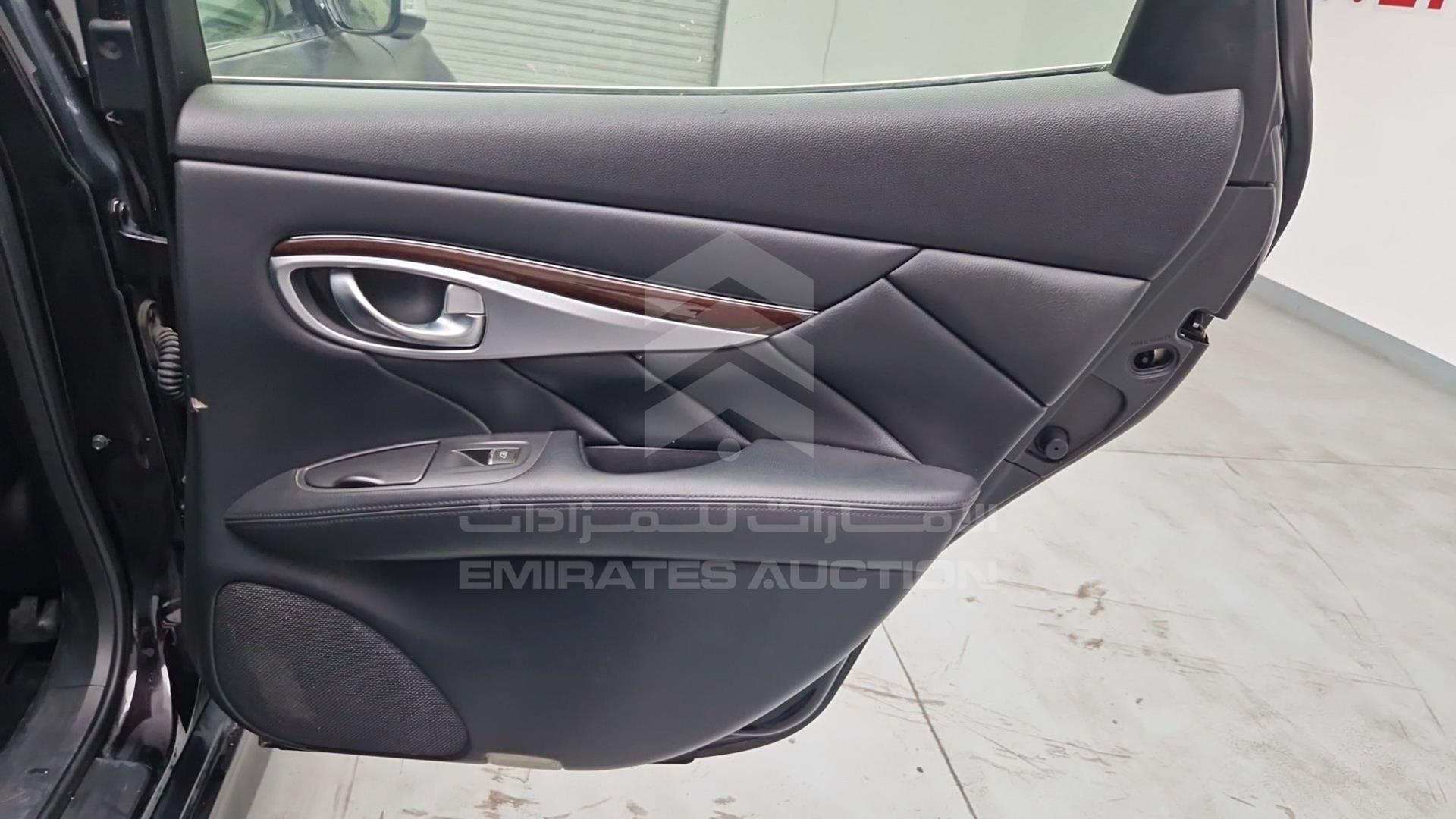 2015 INFINITI Q70 VIN: JN1BY1APXFM540348