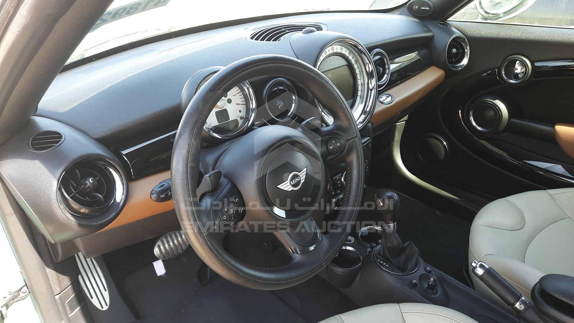 2012 MINI COOPER S VIN: WMWSX310XCT381344