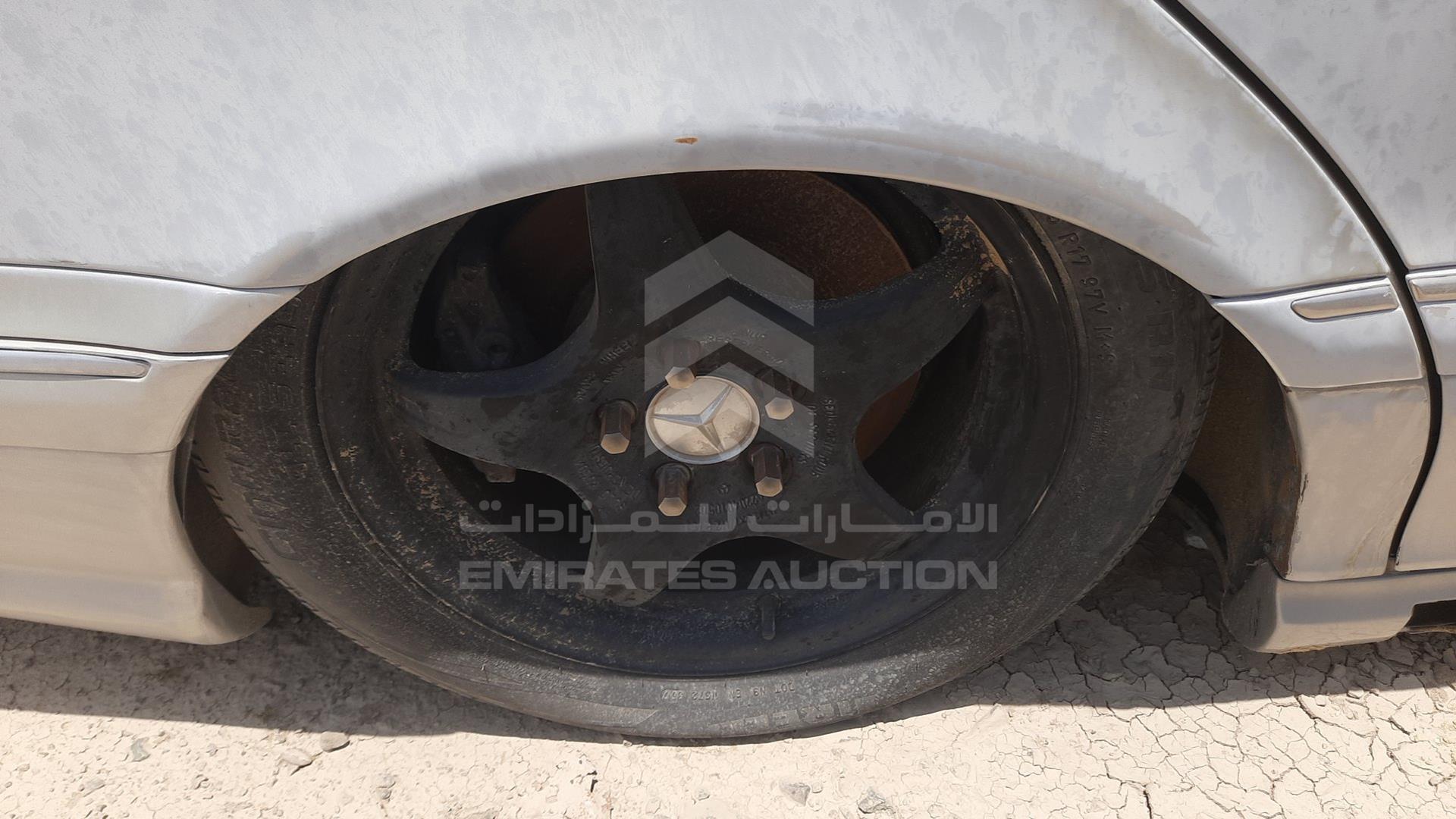 0 MERCEDES --- VIN: WDB2201751A114214