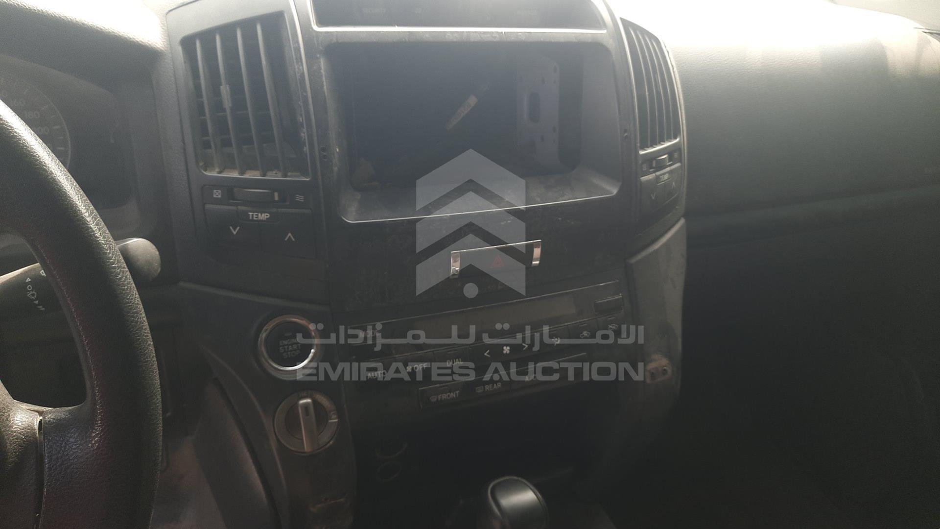 2011 TOYOTA LAND CRUISER VIN: JTMDU09J8B4032305