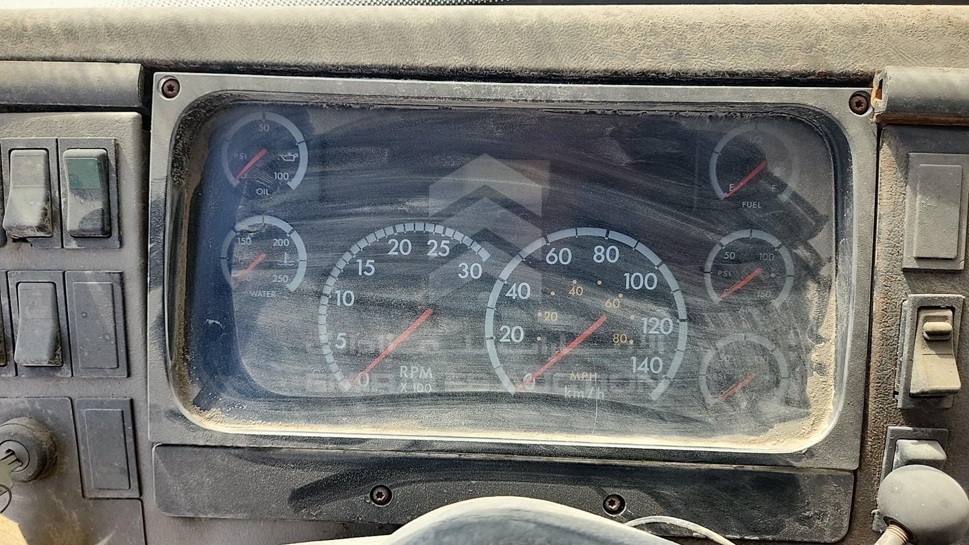 2001 FREIGHTLINER FL 80 VIN: 1FUWTMCB41HH38291