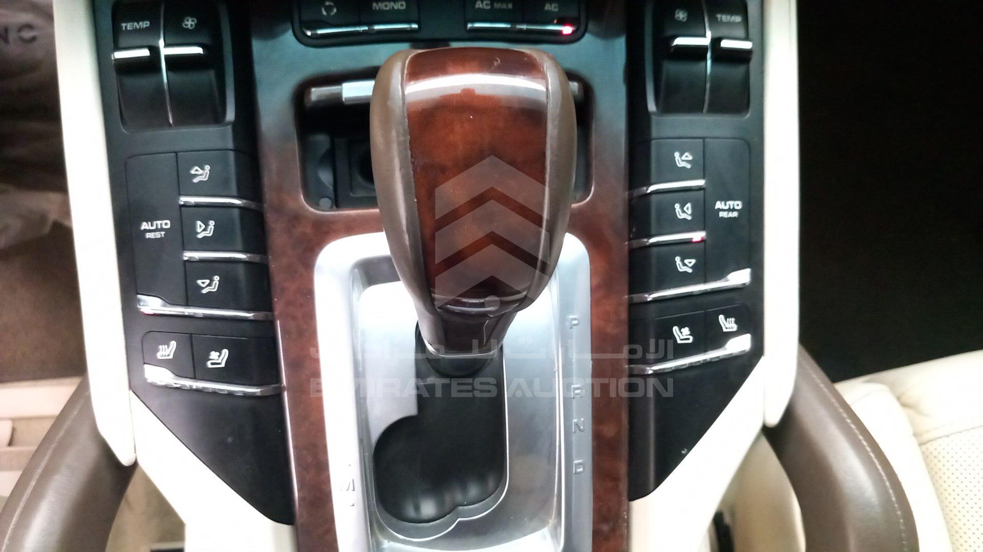 2011 PORSCHE CAYENNE VIN: WP1ZZZ92ZBLA49779