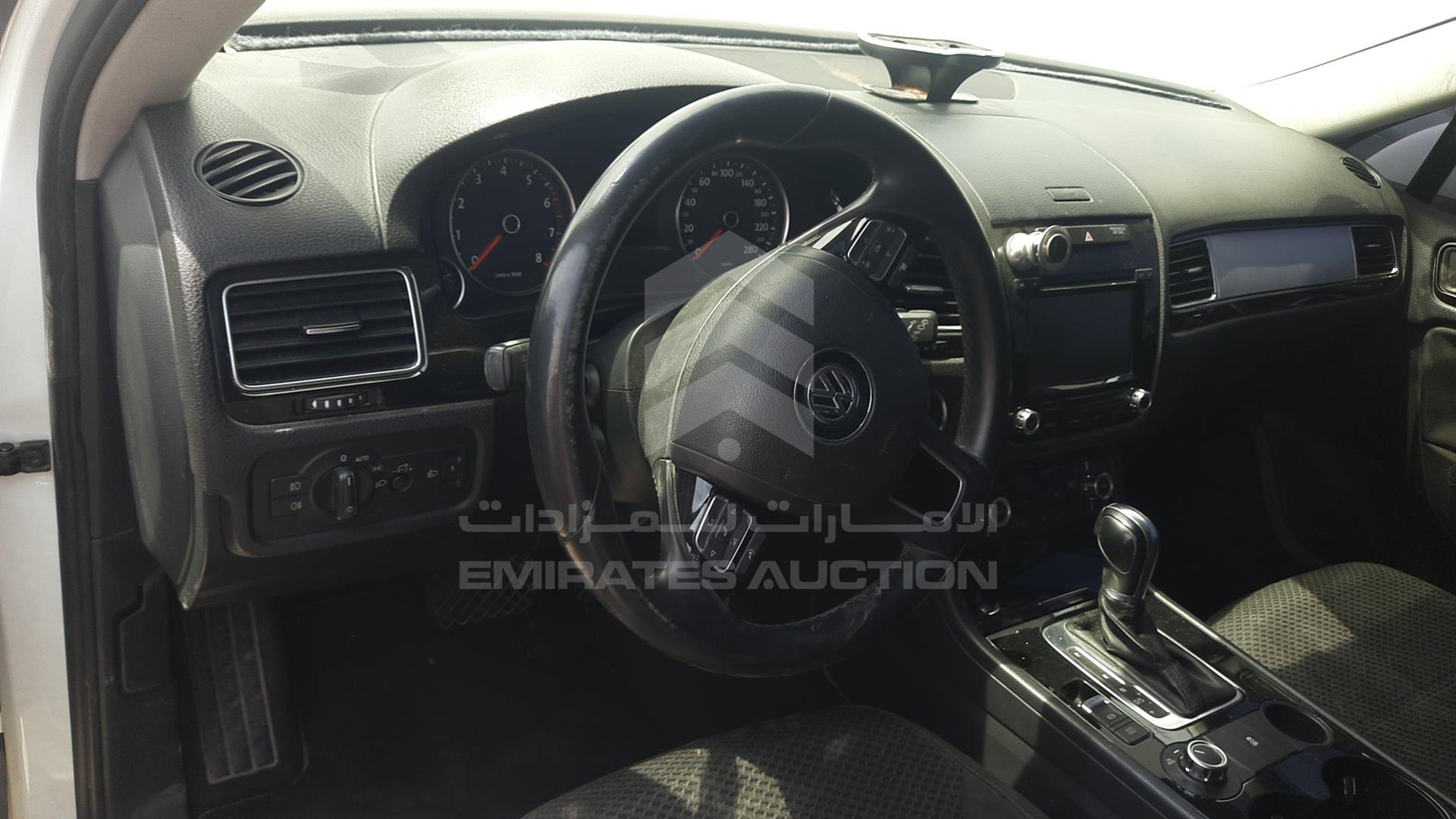 2013 VOLKSWAGEN TOUAREG VIN: WVGBC2BP0DD000306