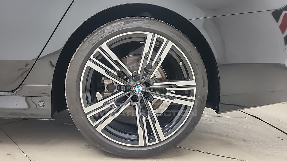 2024 BMW 735 I — Rear Left Tyre — Photo 35