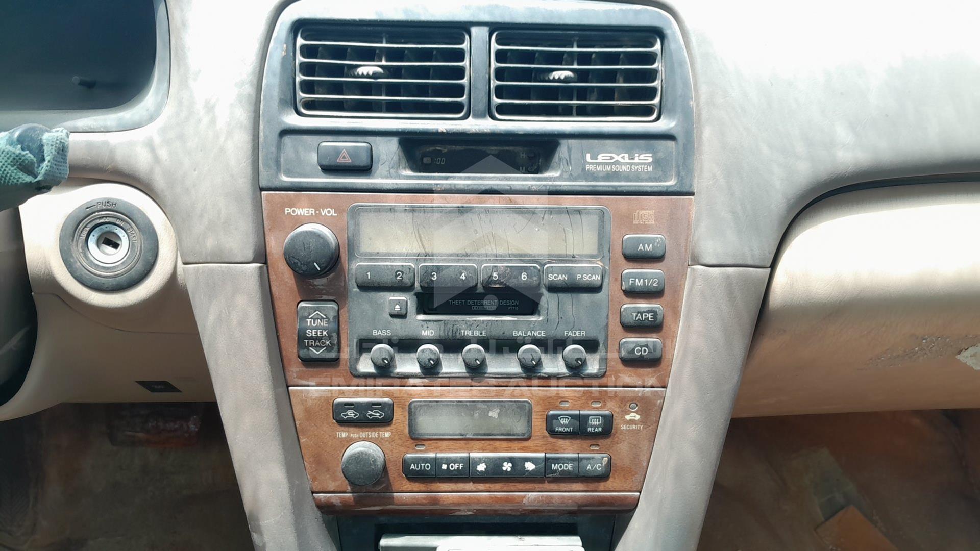 2001 LEXUS ES 300 VIN: JT8BF28G710307881