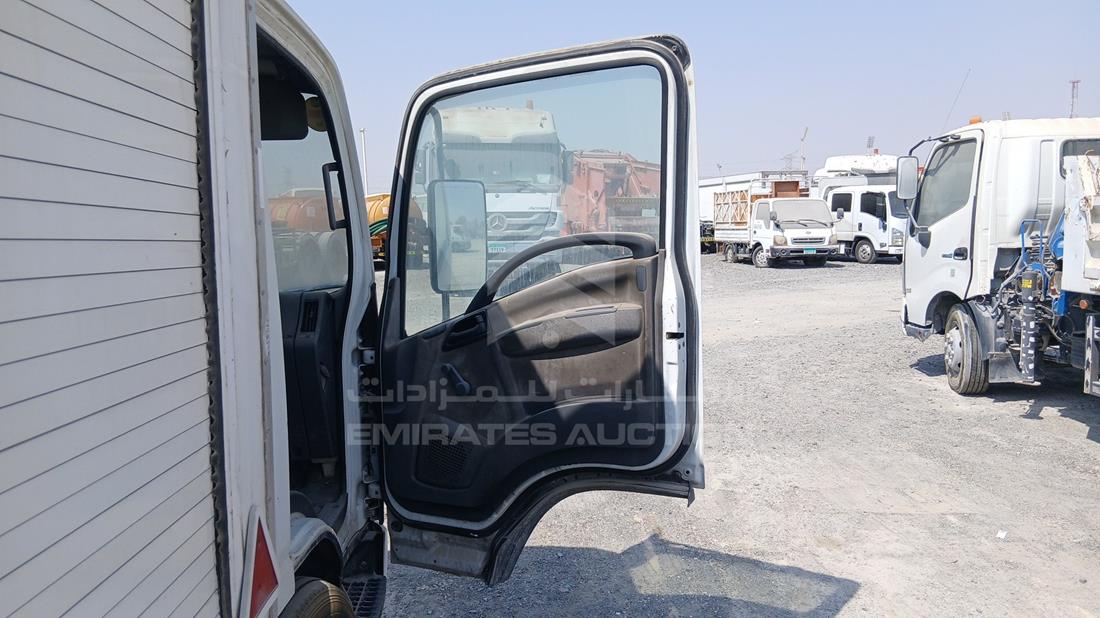 2013 Isuzu Reward NM — Front Right Door — Photo 22