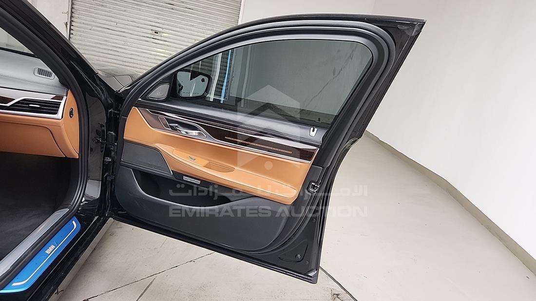 2016 BMW 740 LI — Front Right Door — Photo 33