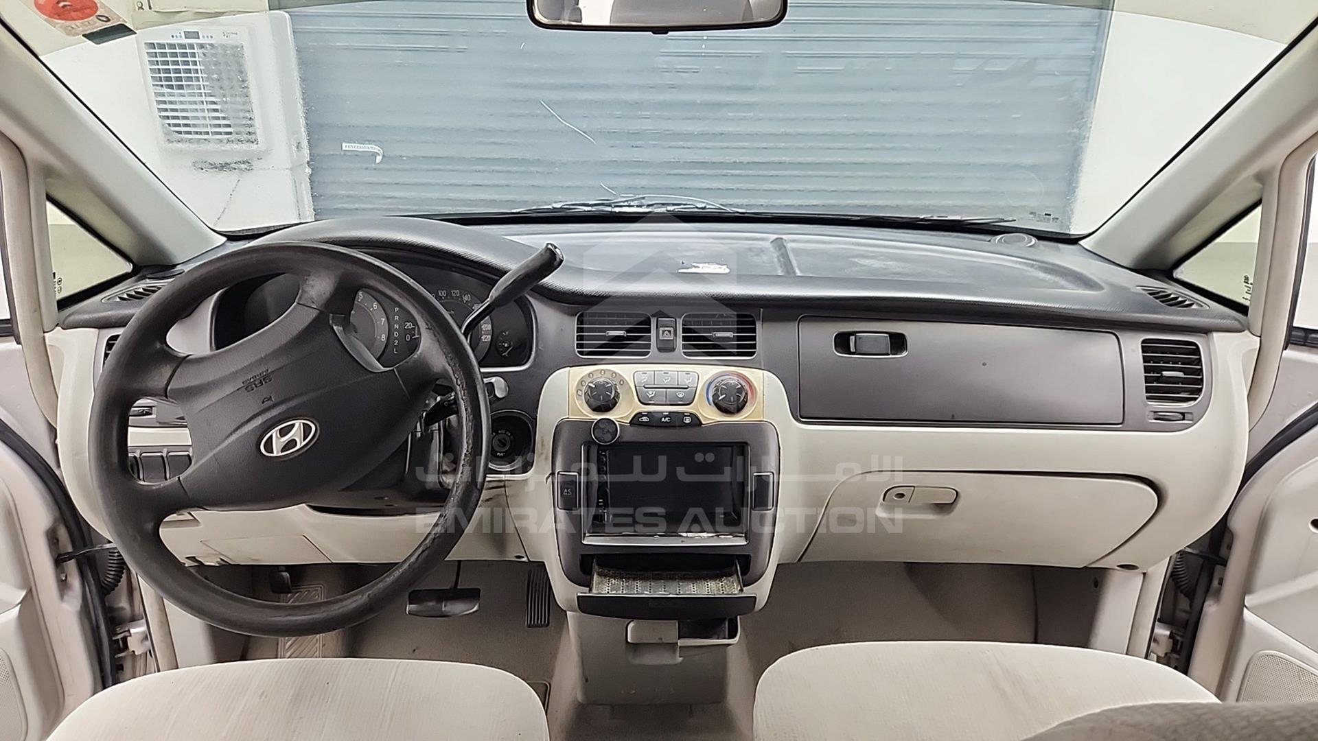 2007 HYUNDAI TRAJET VIN: KMHMG81C07U303668