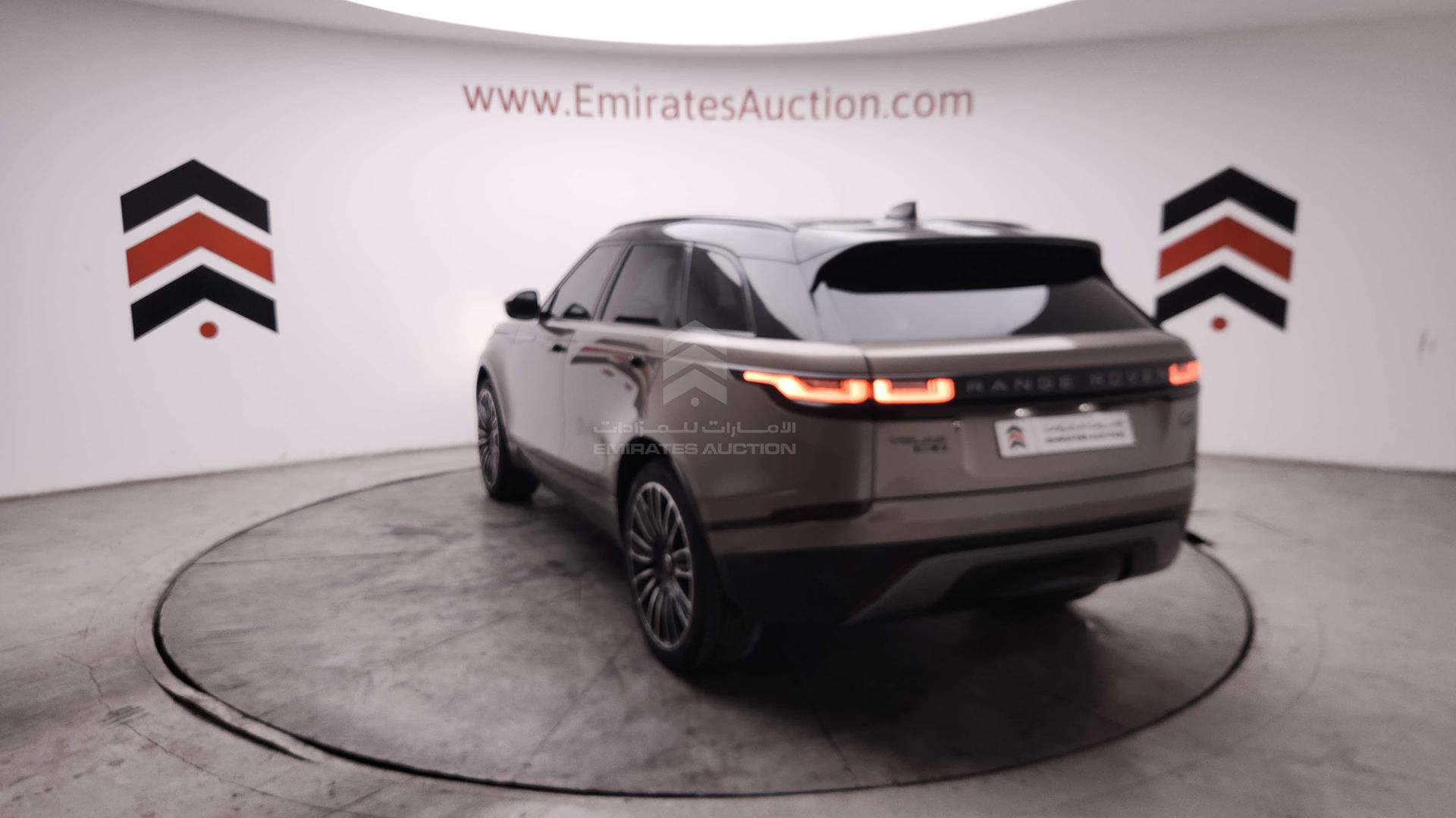 2019 RANGE ROVER VELAR VIN: SALYA2BX7KA223325