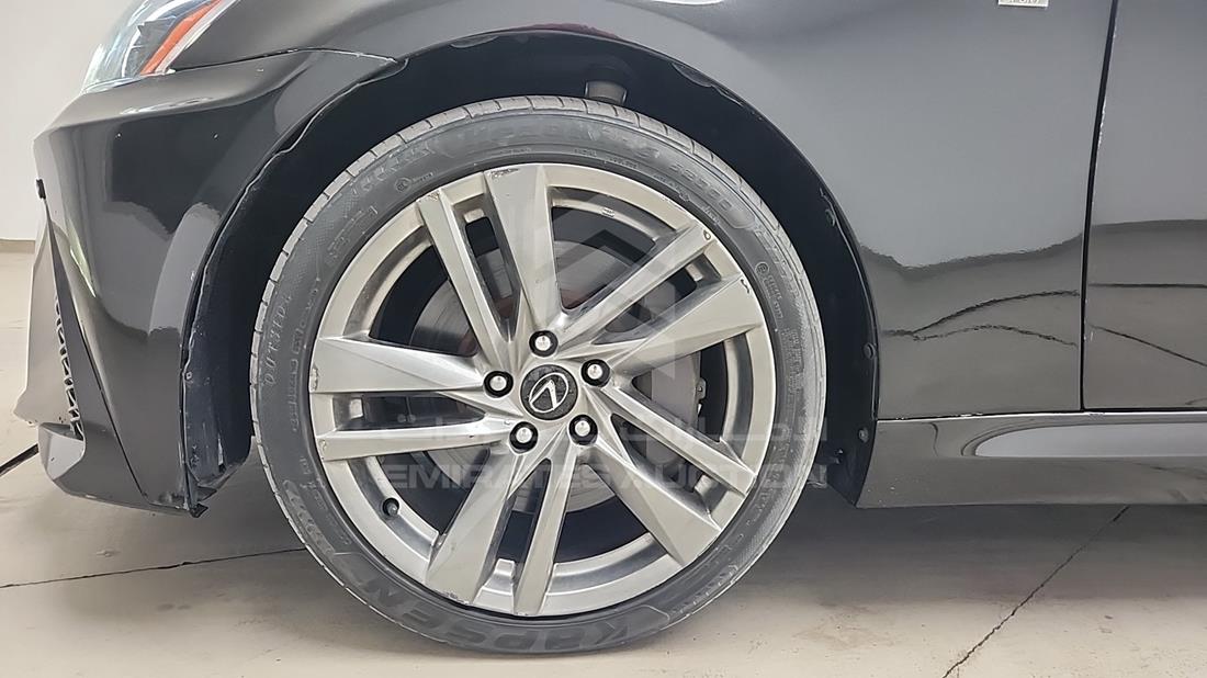 2014 Lexus IS300 — Front Left Tyre — Photo 34