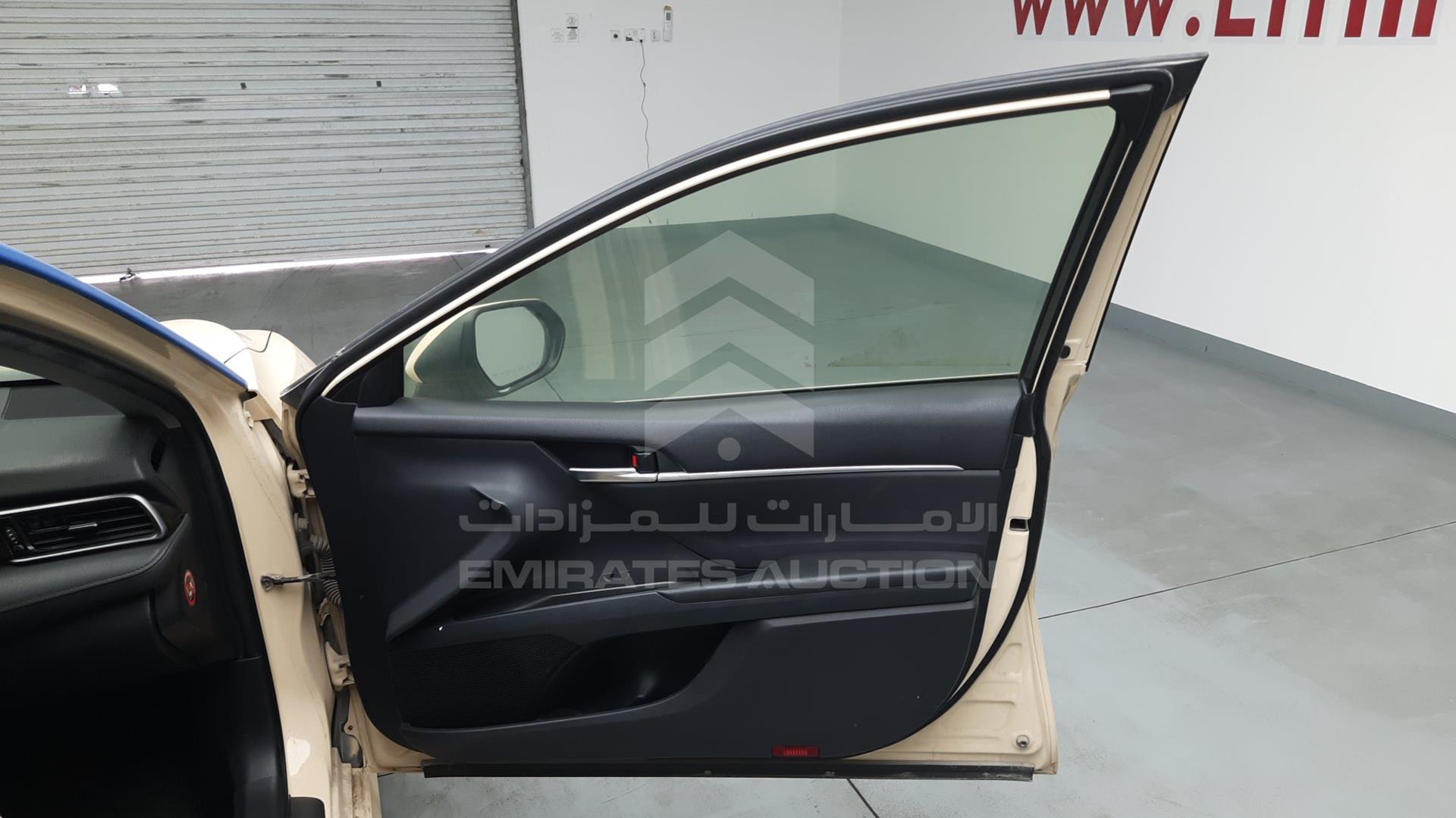 2019 TOYOTA CAMRY HYBRID VIN: JTNB29HK5K3016303