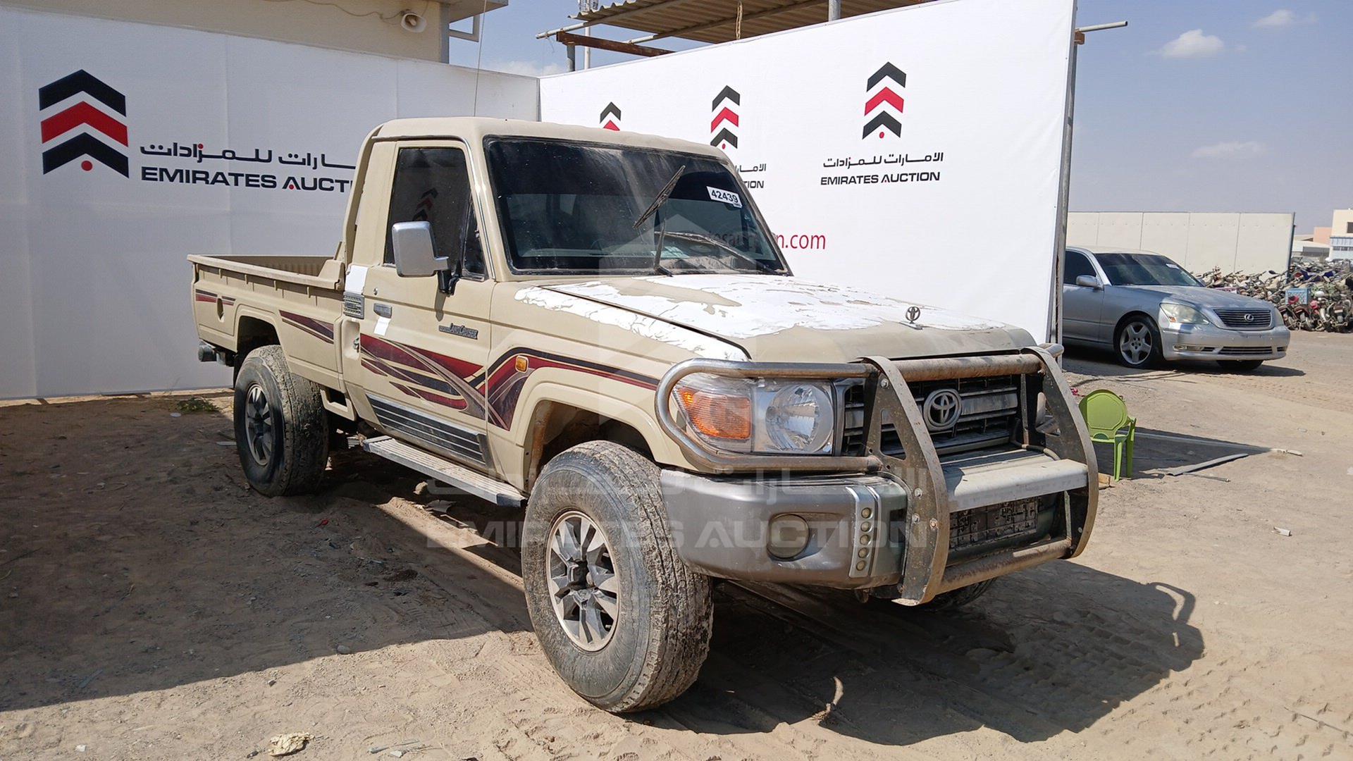 2015 TOYOTA LAND CRUISER VIN: JTFLU73J1F7019579