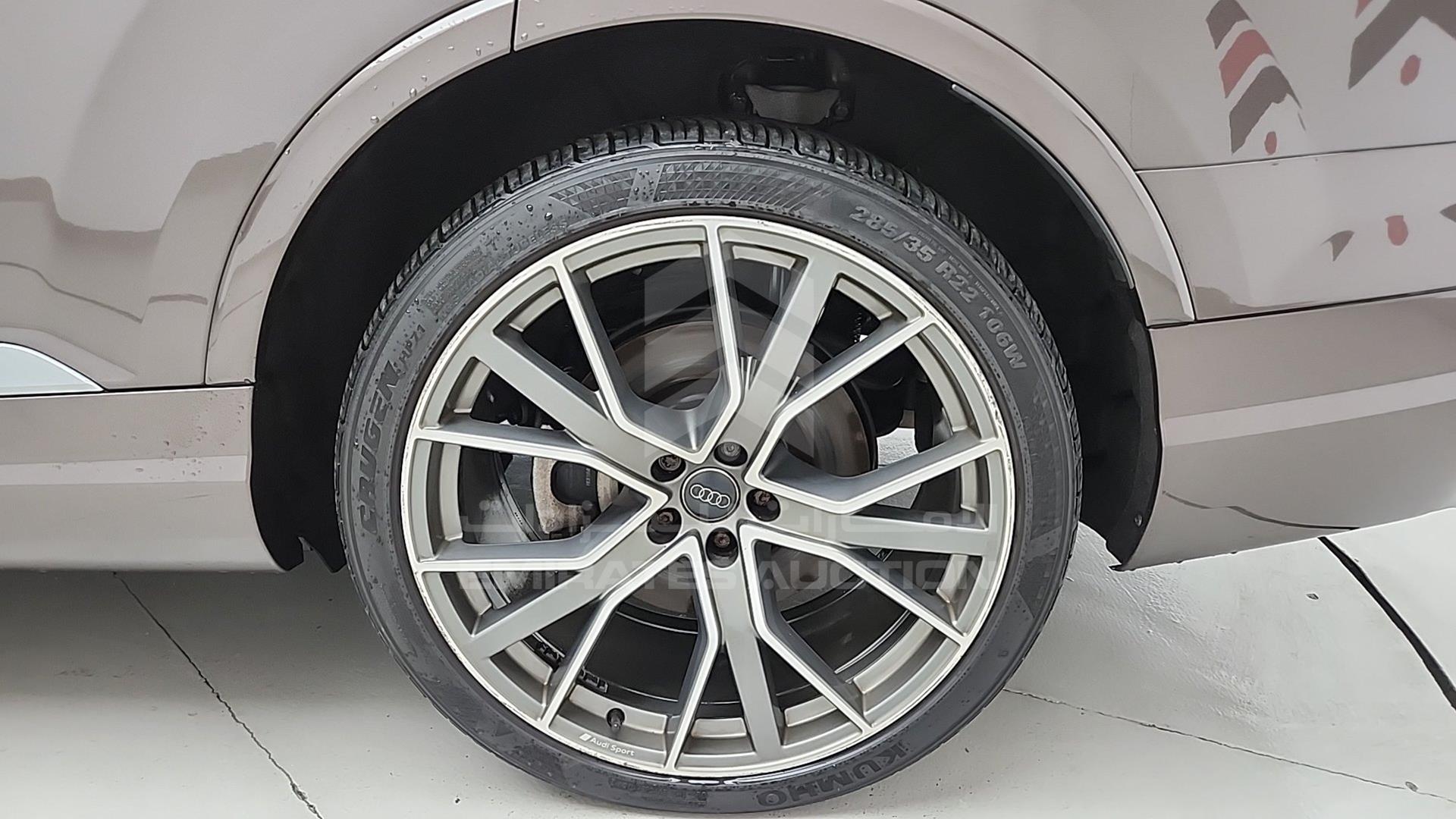 2018 AUDI Q7 VIN: WA1ZZZF72JD004402