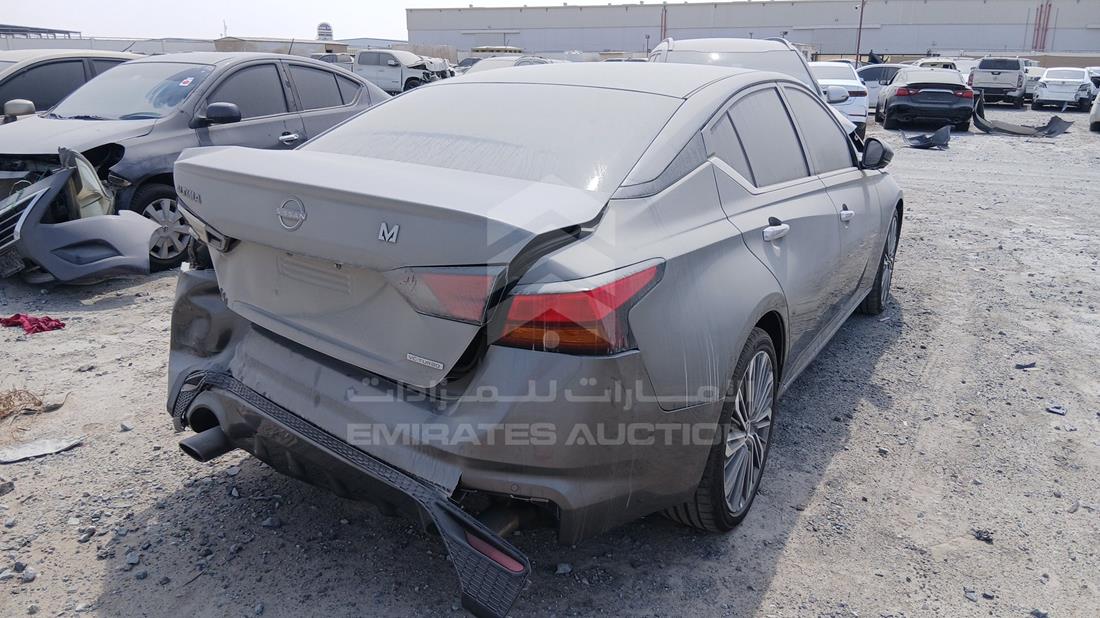 2023 Nissan Altima — Rear Right Angle — Photo 8