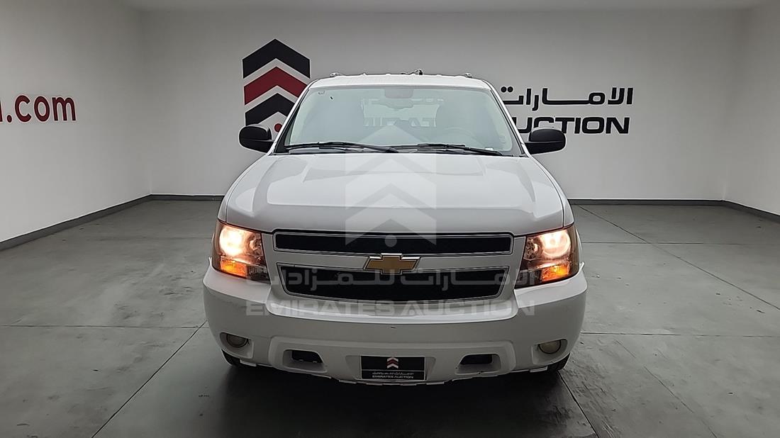 2008 Chevrolet Tahoe — Full Front View — Photo 1