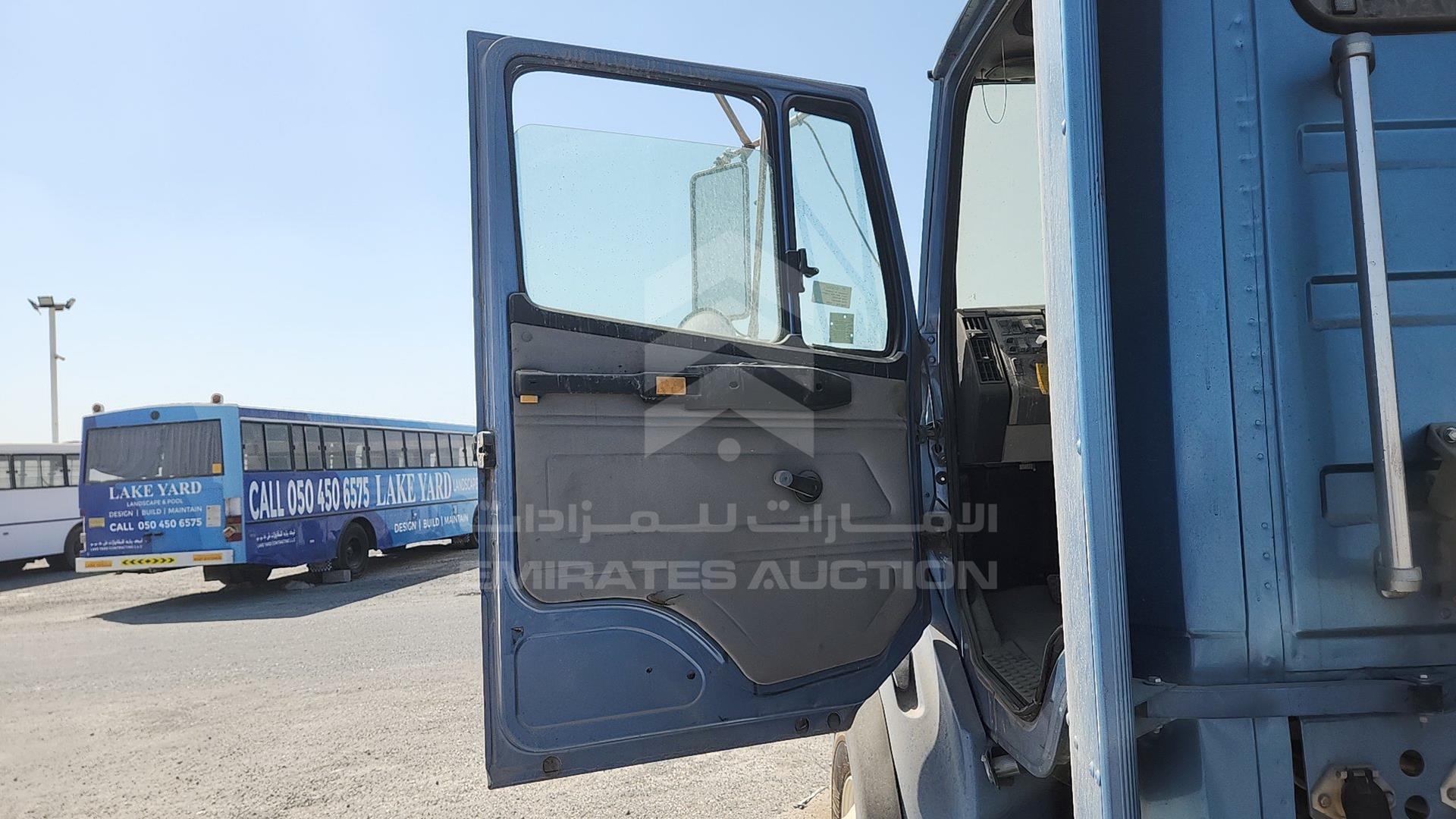 2001 FREIGHTLINER FL 80 VIN: 1FUWTMCB41HH38291