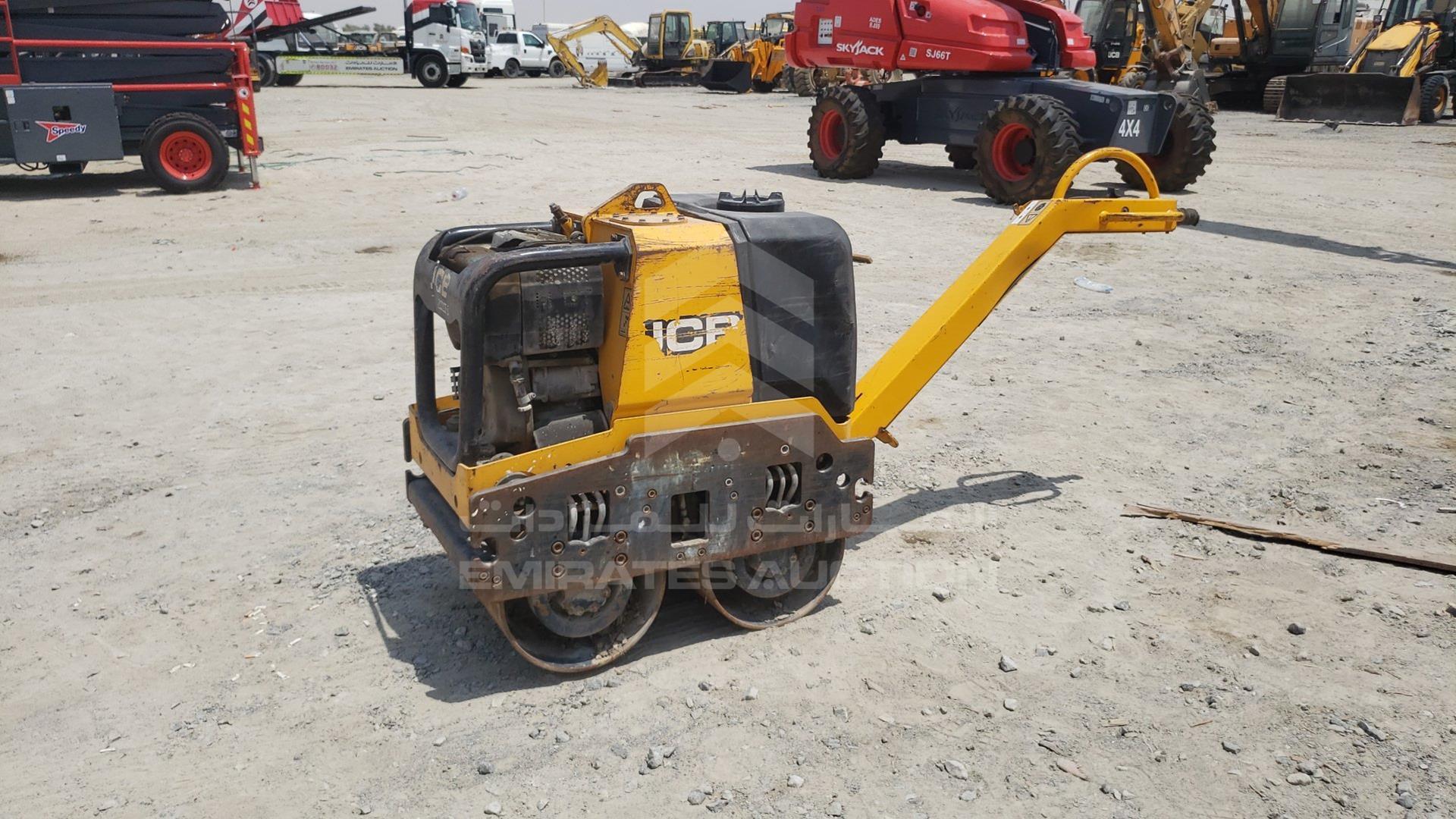 0 JCB --- VIN: GATVD070V02703695