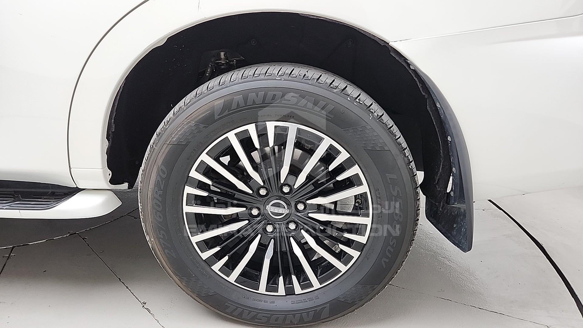 2011 INFINITI QX56 VIN: JNRAZ25Y9B9000789