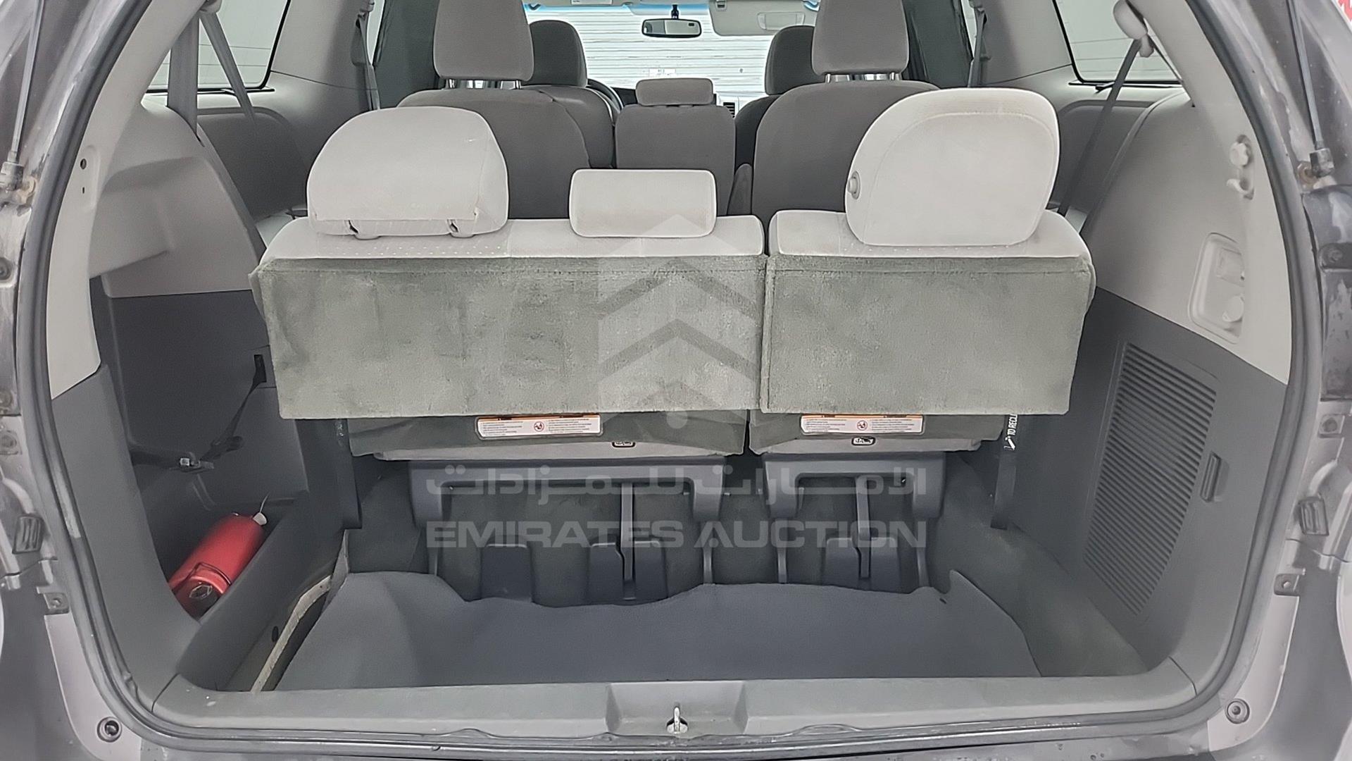 2017 TOYOTA SIENA VIN: 5TDKZ3DC6HS835890