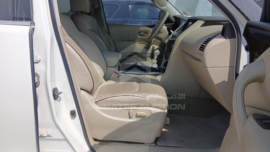 نيسان باترول 2019 — زاوية الراكب الأمامي للمقعد — صورة 22