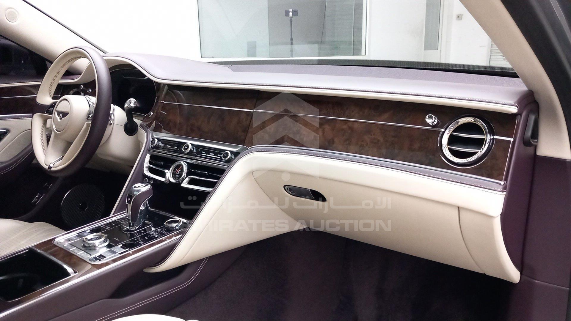 2020 BENTLEY FLYING SPUR VIN: SCBBA5ZG1LC083009
