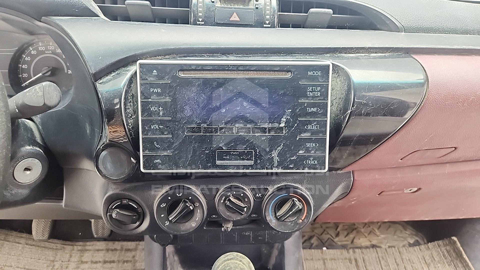 2016 TOYOTA HILUX VIN: MR0DX6CD4G0201541